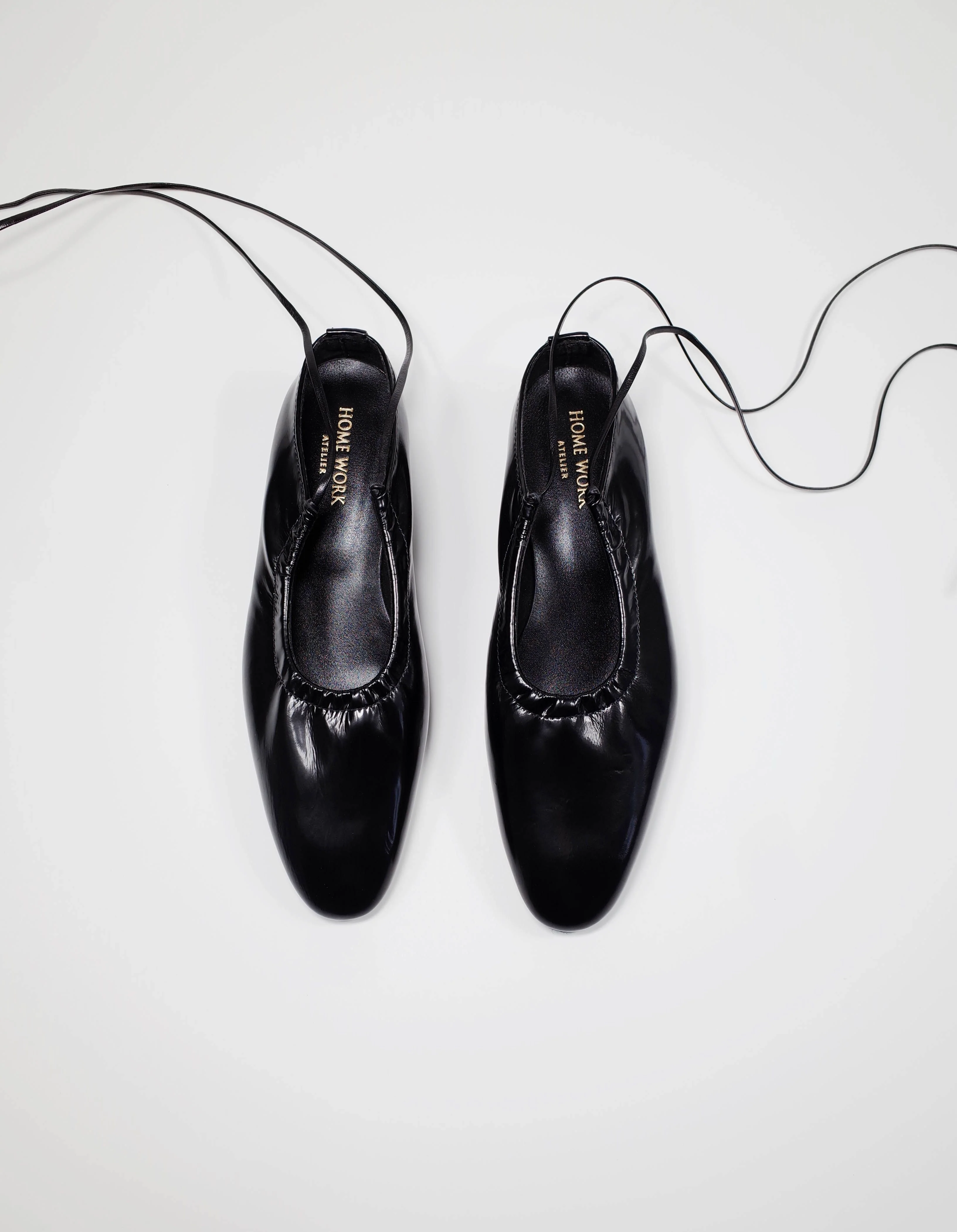 Sophisticated Glossy Ballet Flats - Image 3