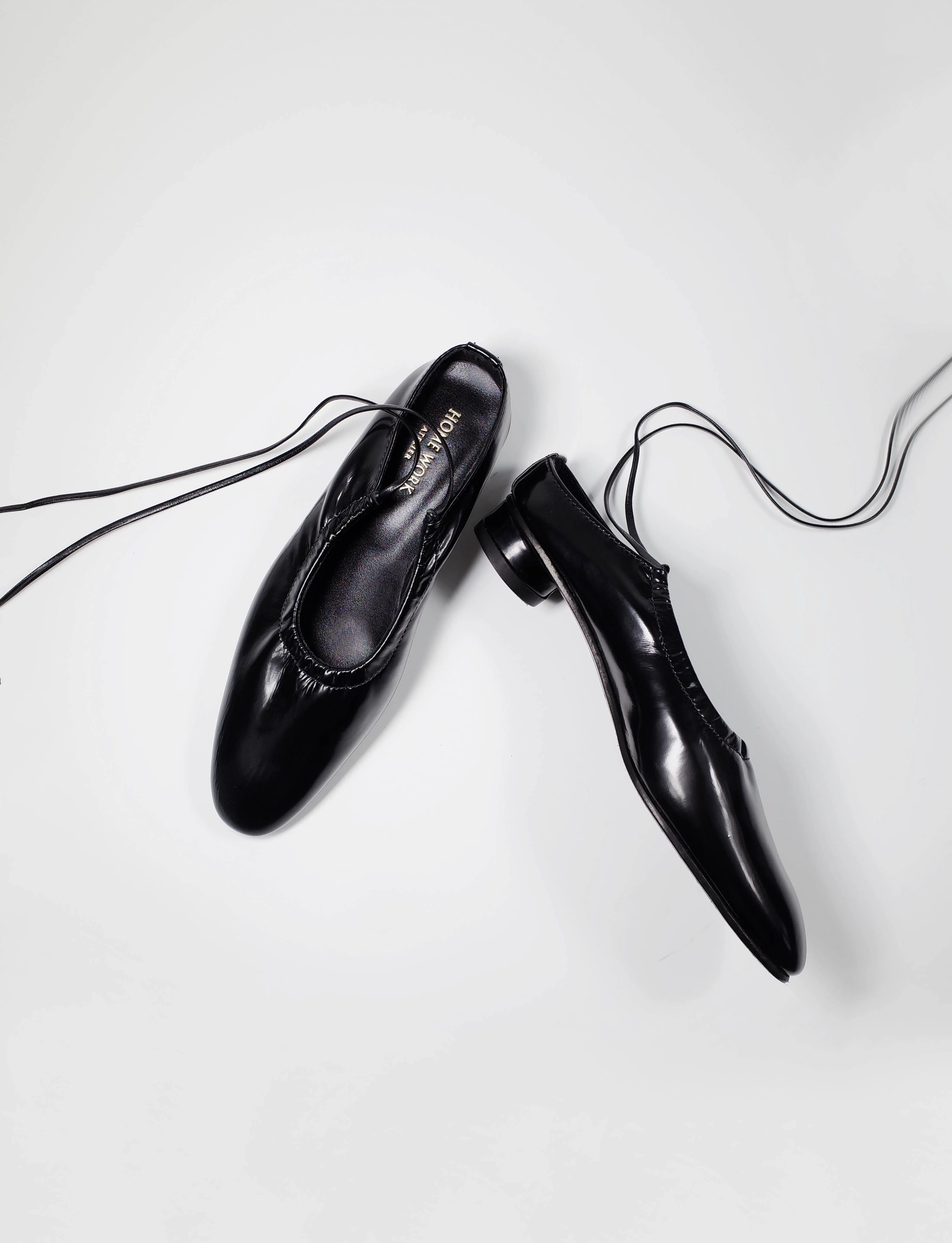 Sophisticated Glossy Ballet Flats - Image 4