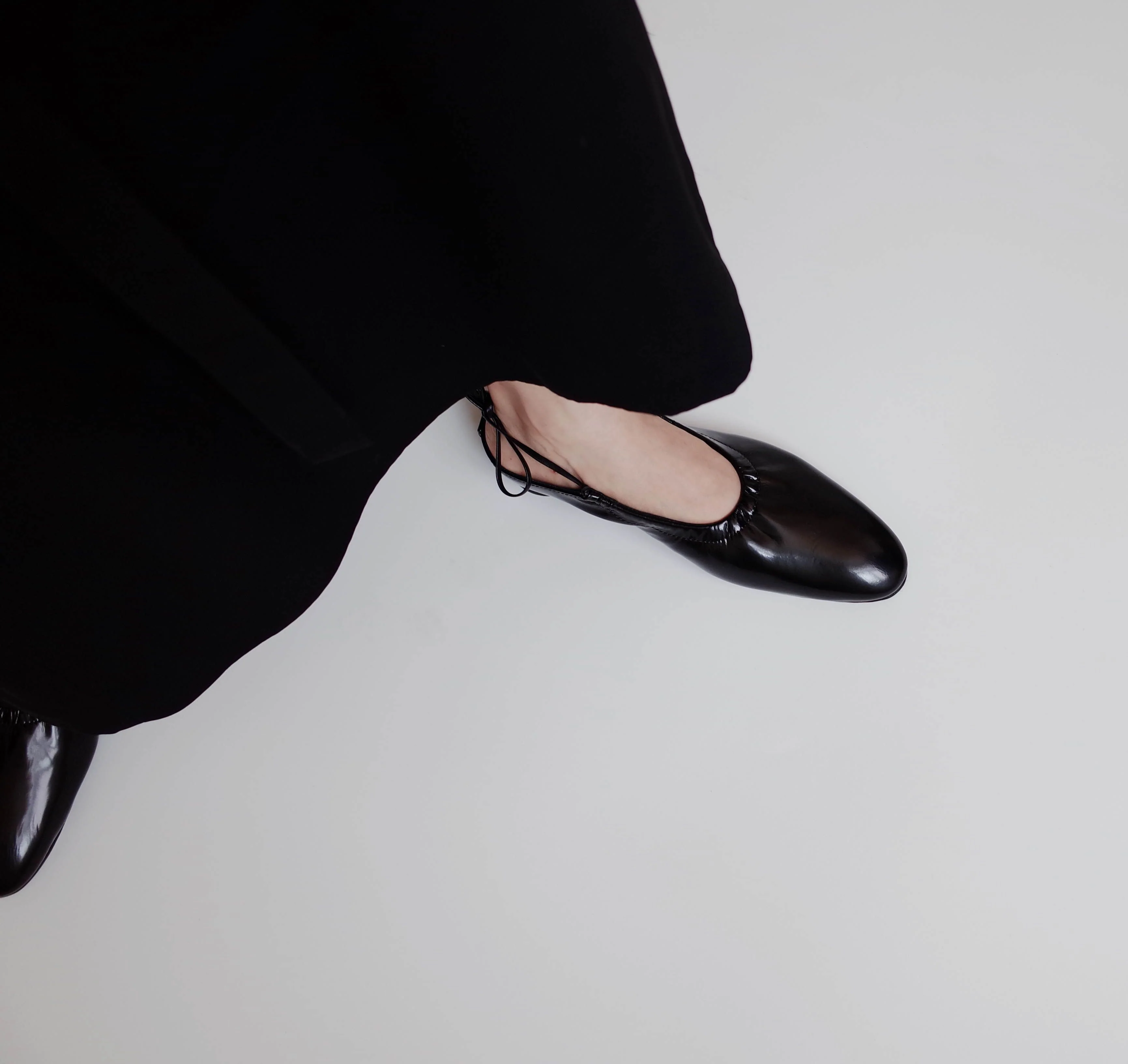 Sophisticated Glossy Ballet Flats - Image 6