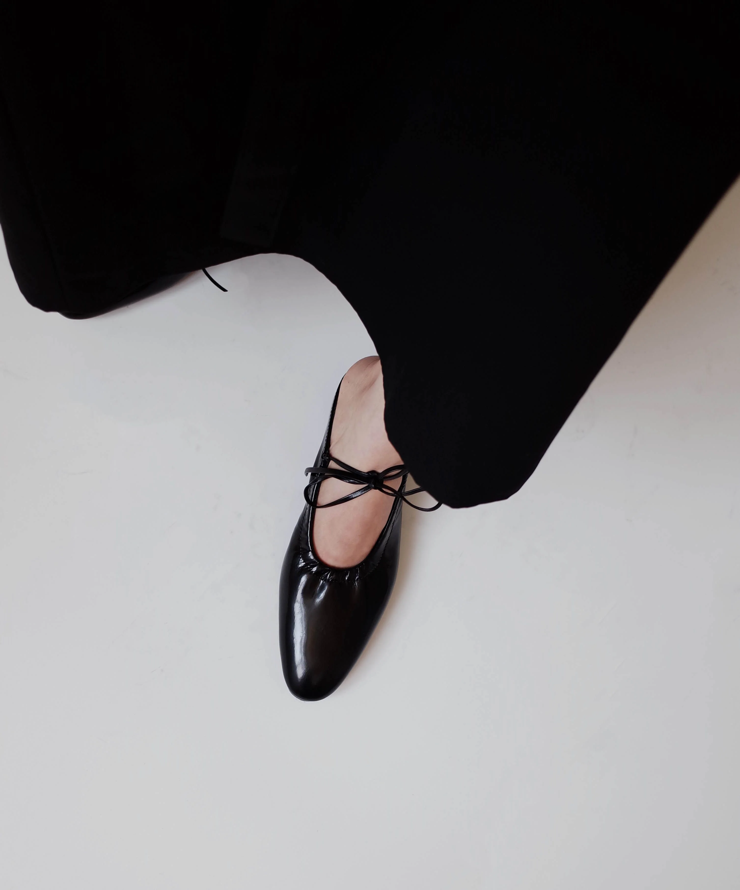 Sophisticated Glossy Ballet Flats - Image 7
