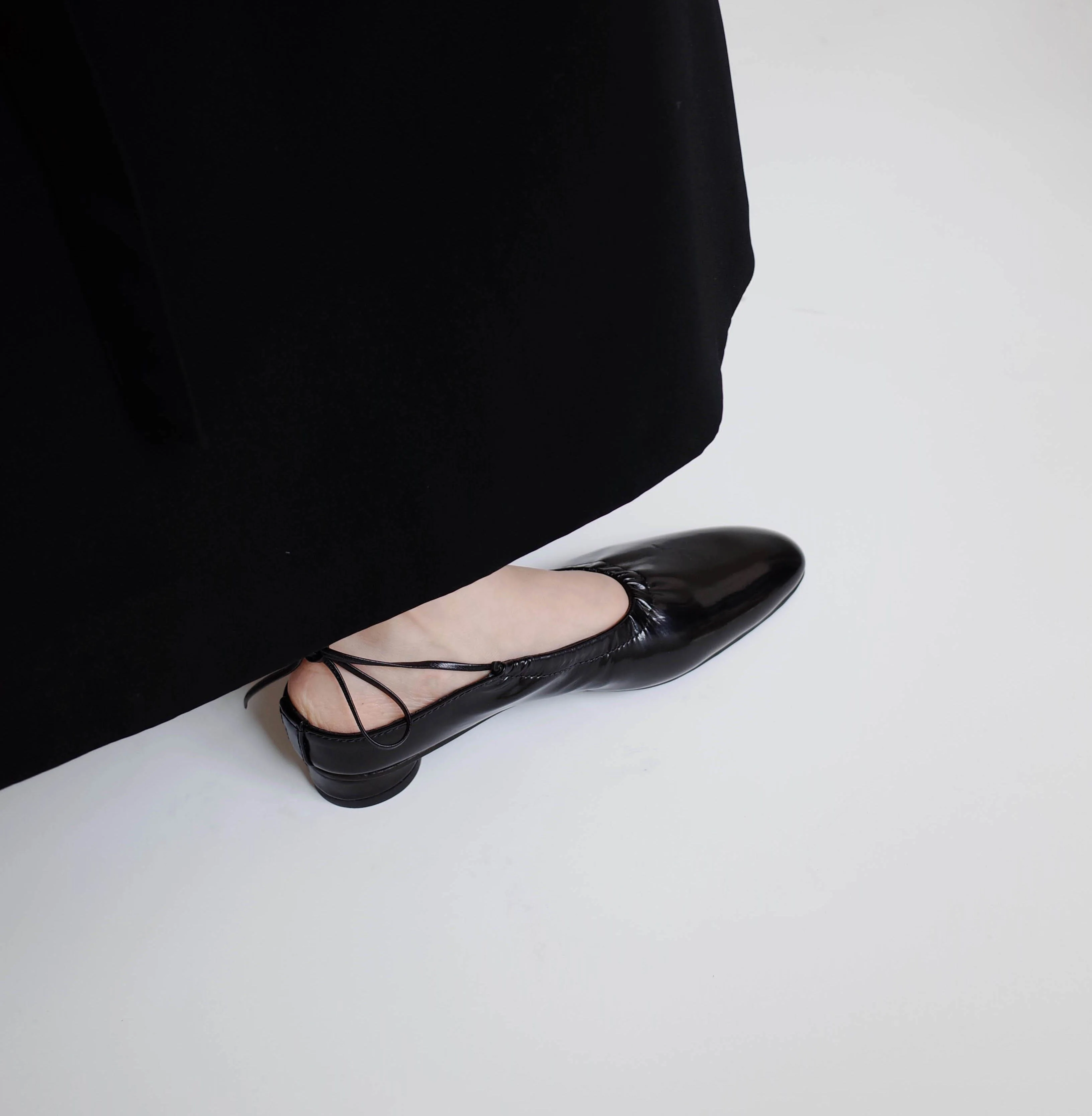 Sophisticated Glossy Ballet Flats - Image 8