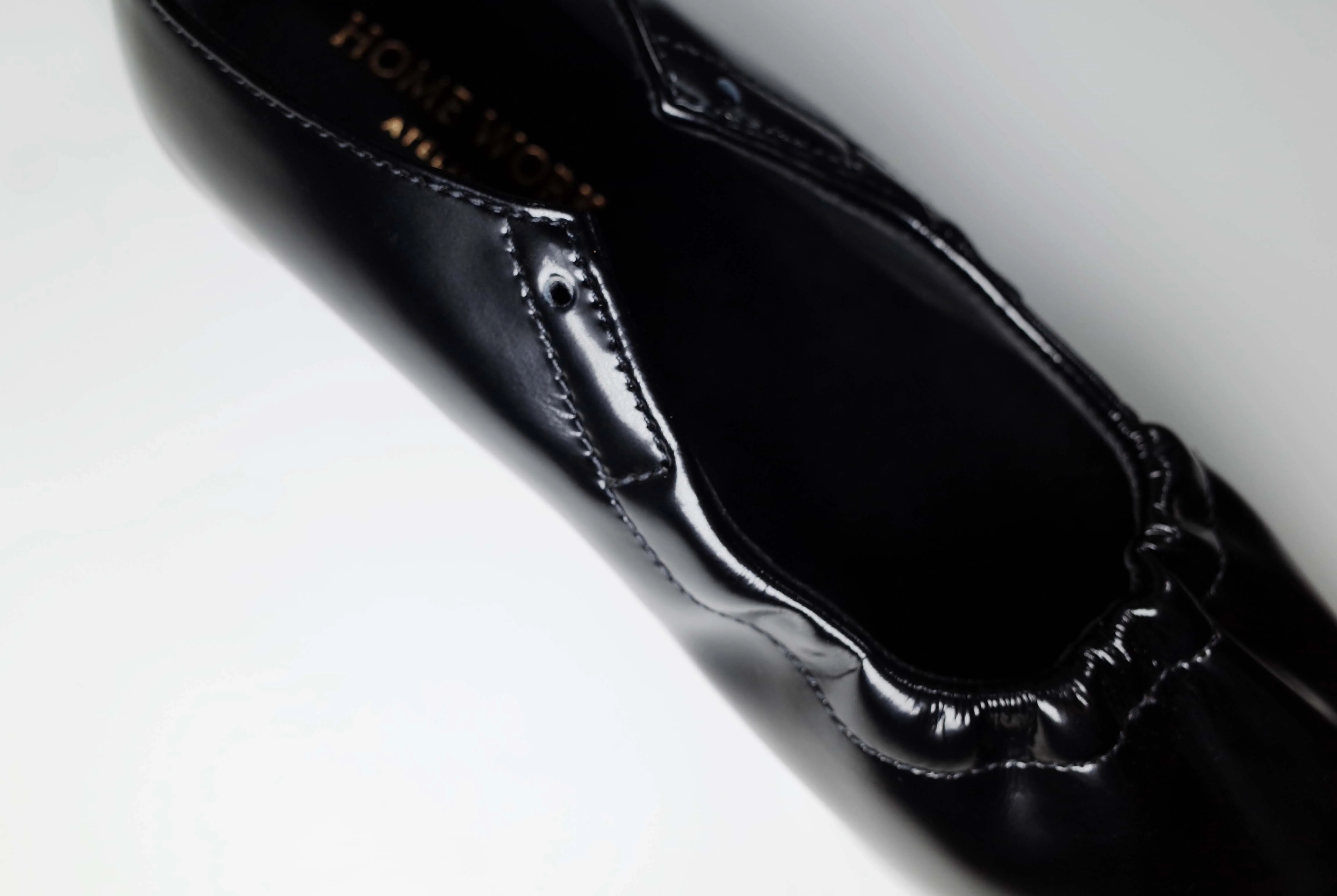 Sophisticated Glossy Ballet Flats - Image 9