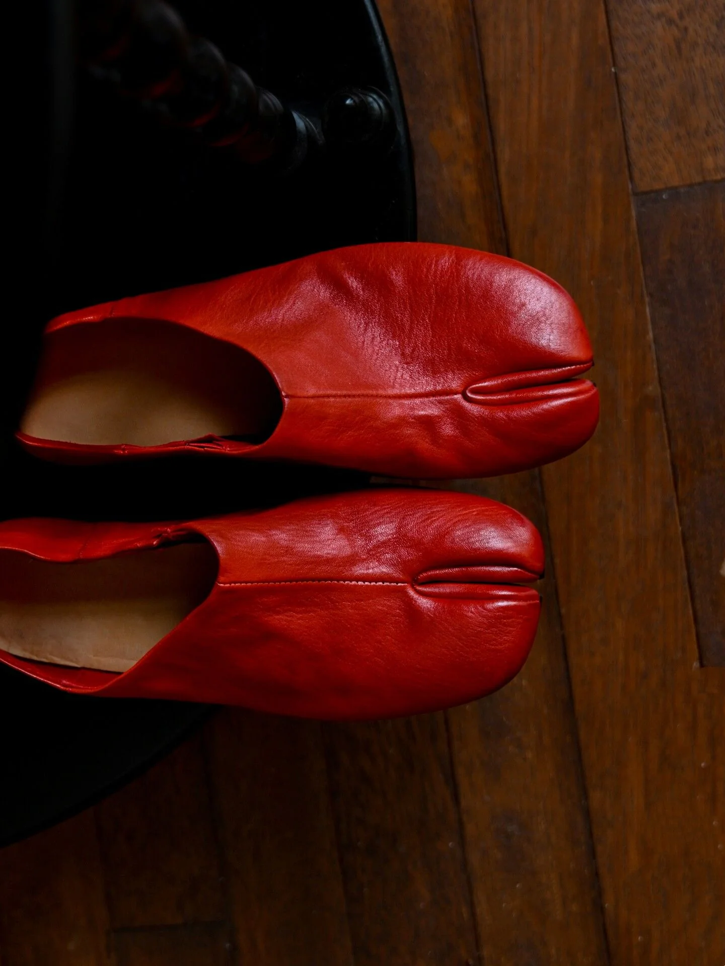 Split-Toe Leather Flats - Image 6
