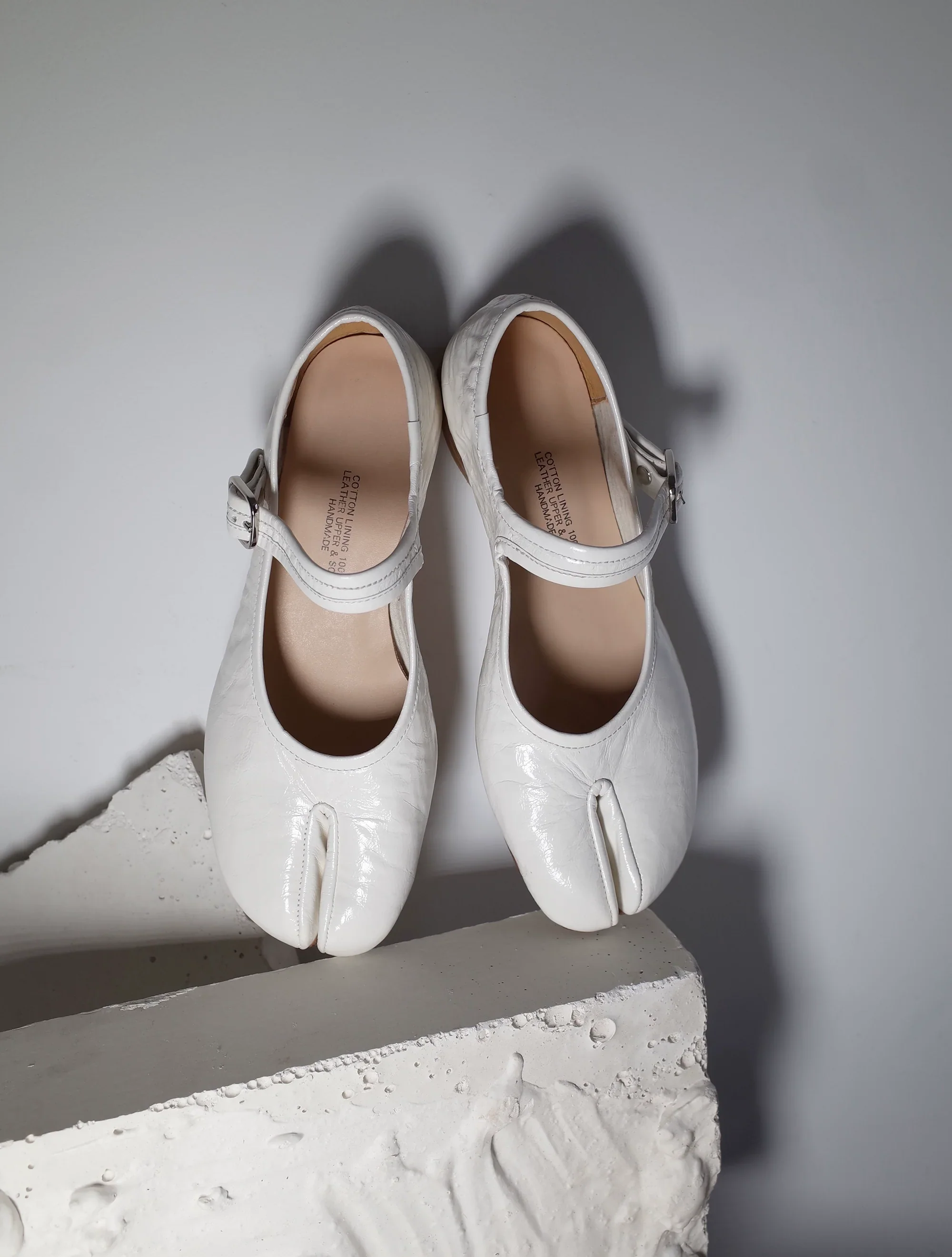 Split-Toe Leather Mary Jane Shoes - Image 5