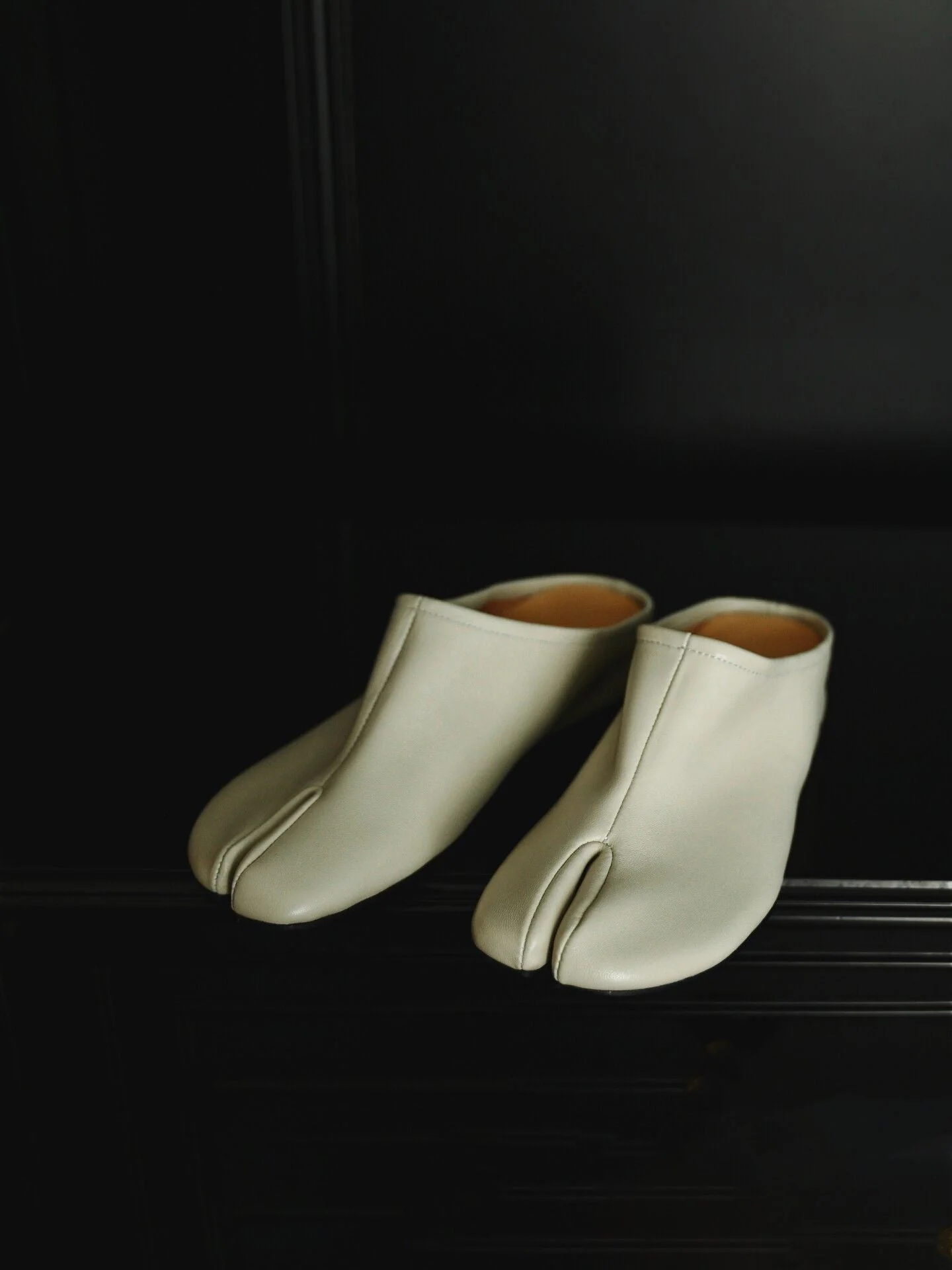 Split-Toe Leather Mules - Image 3