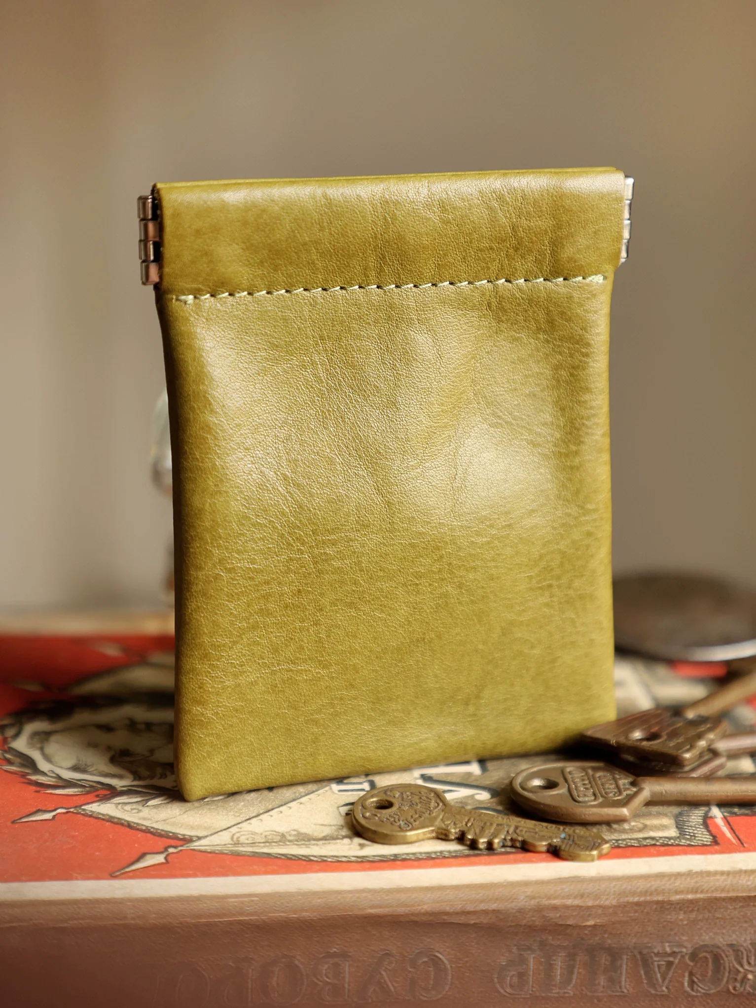 Spring-Frame Leather Coin & Card Pouch - Image 5