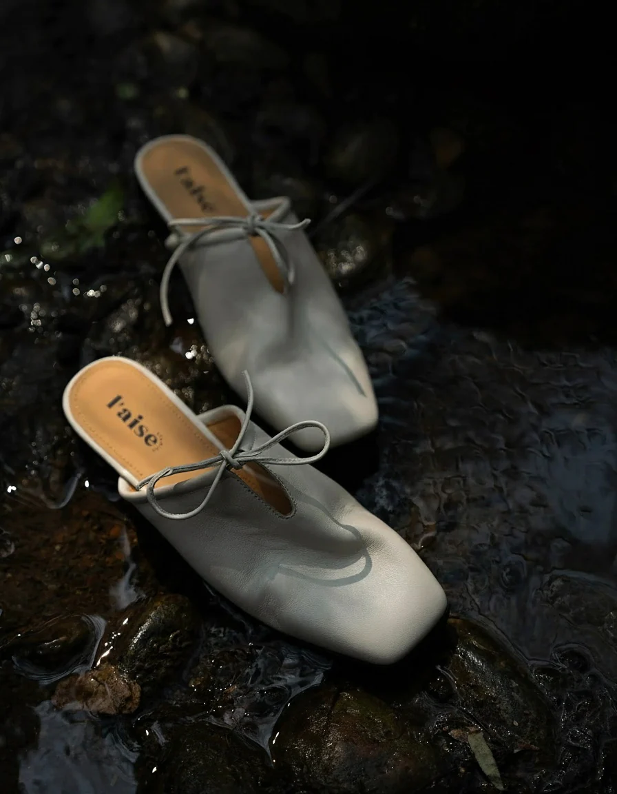 Square-Toe Bow Leather Mule