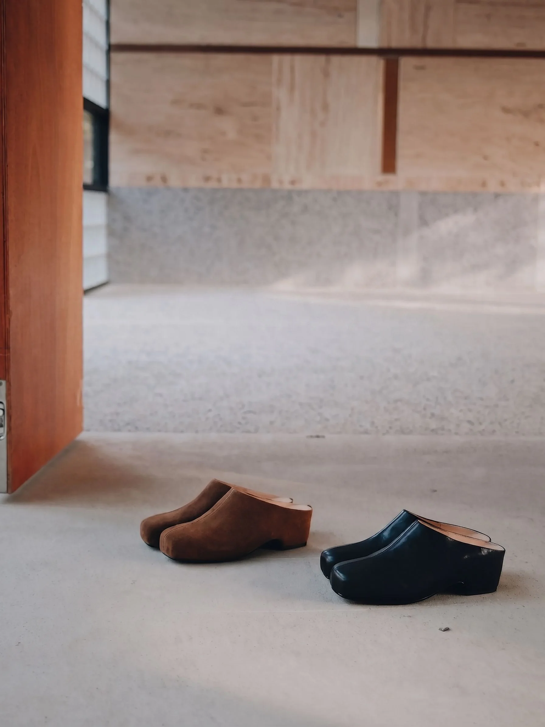 Square-Toe Mule - Image 3