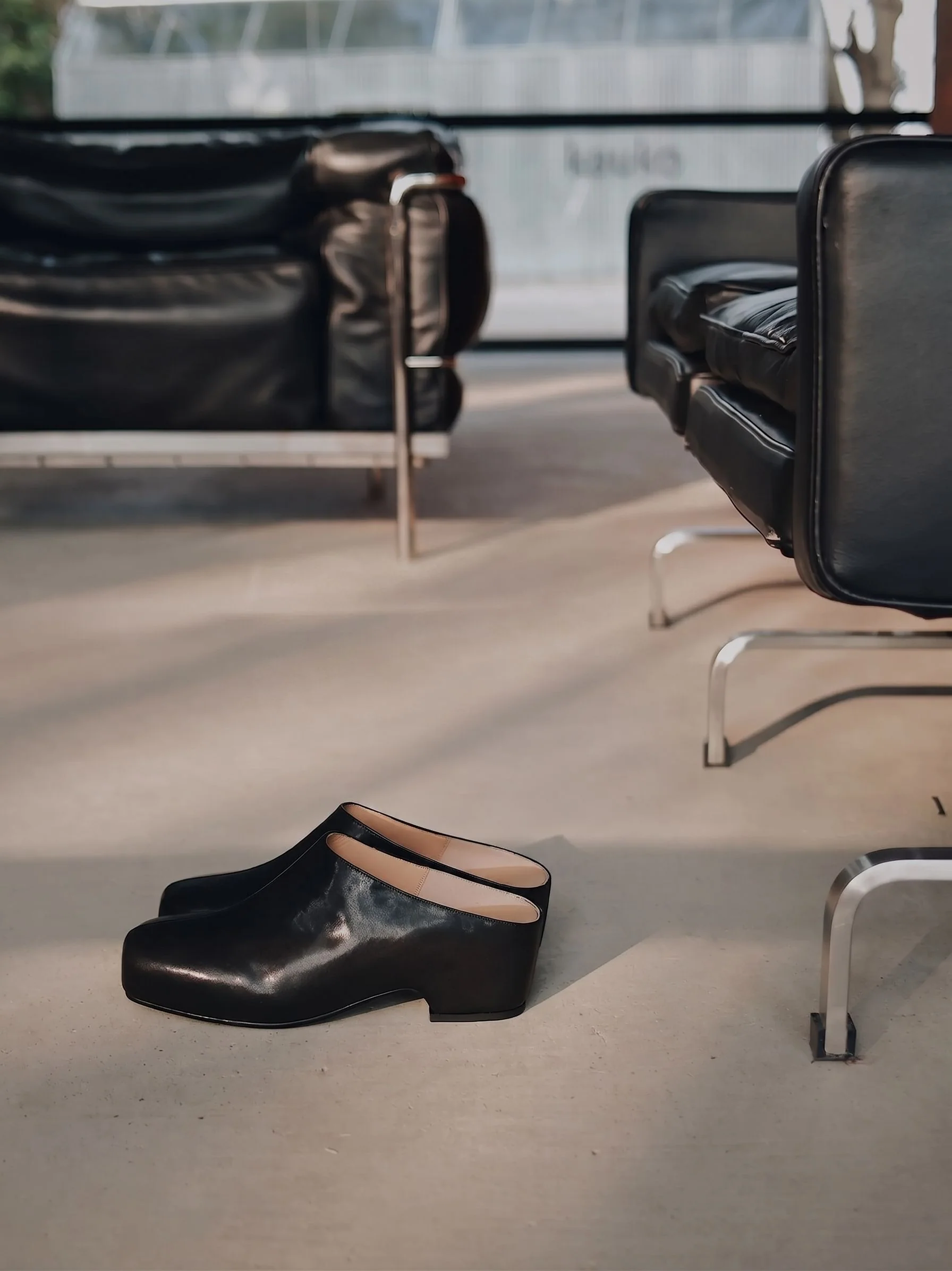 Square-Toe Mule - Image 5