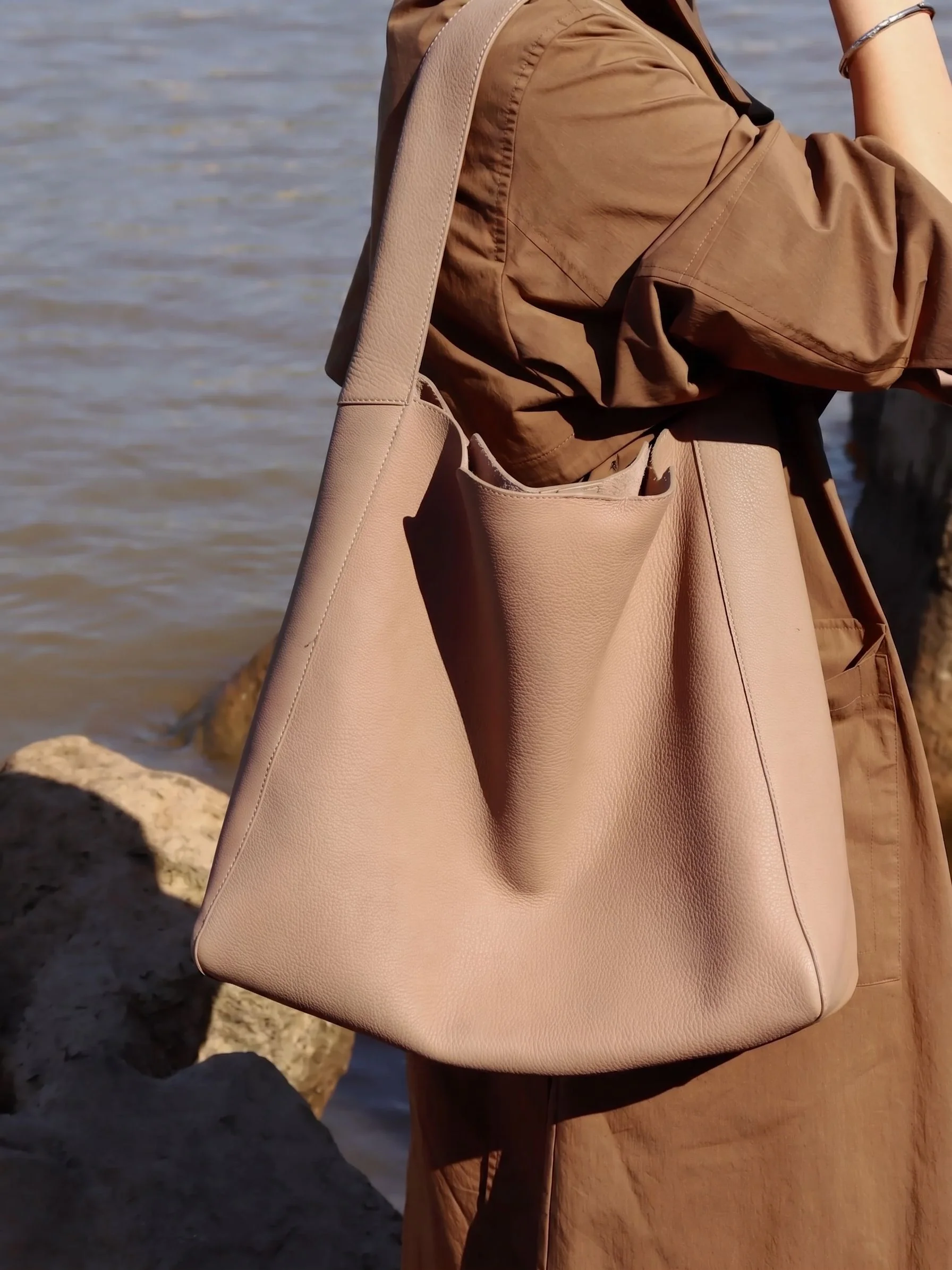 Tan Top Grain Leather Slouch Tote - Image 3