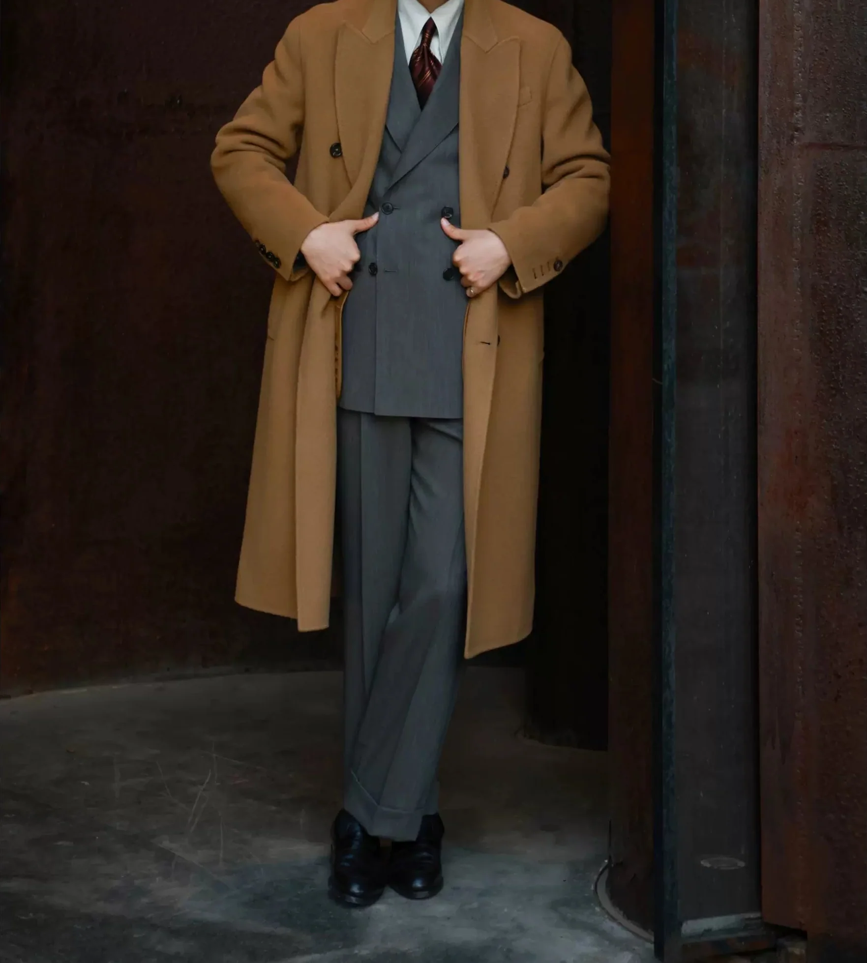 Tea Gray Wheat-Ear Double-Breasted Wool Blazer - Image 4