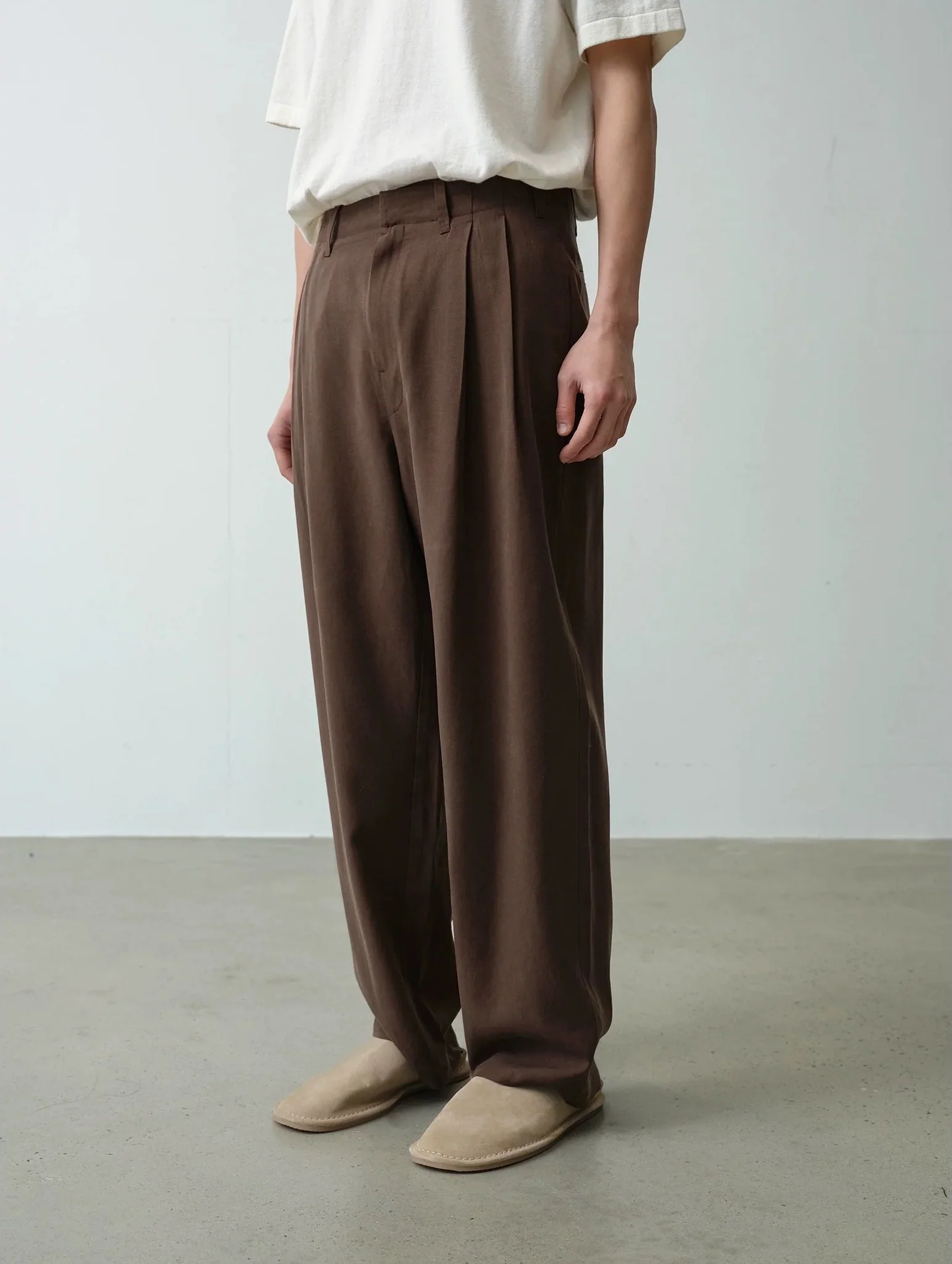 Tencel-Linen Double-Pleat Trousers - Image 2