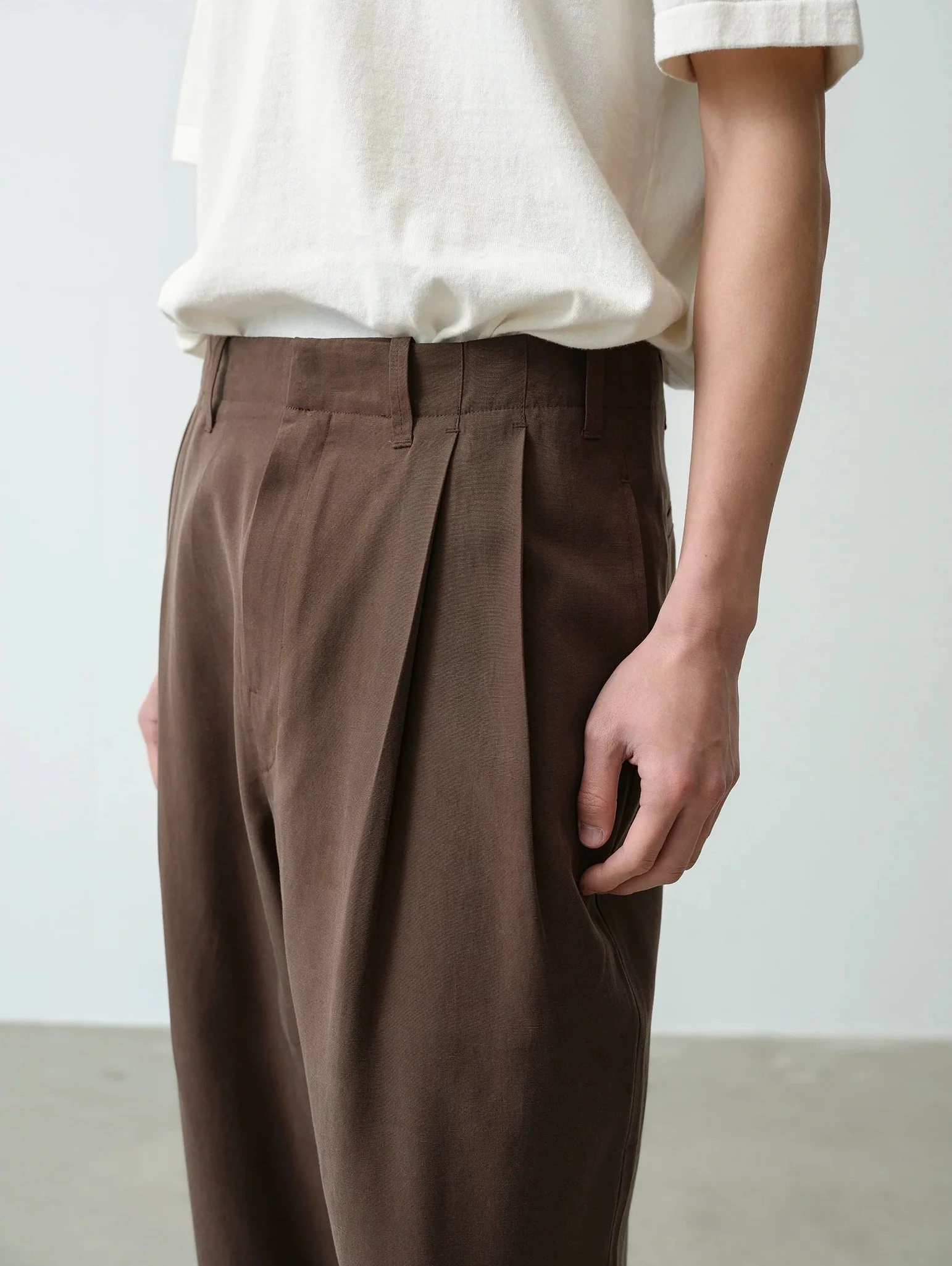 Tencel-Linen Double-Pleat Trousers - Image 4