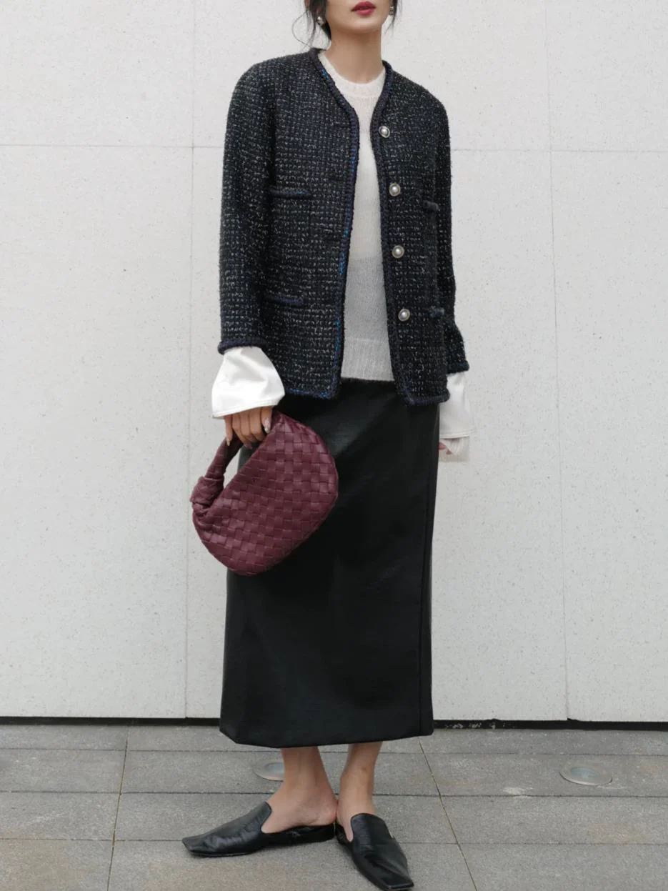 Textured Black Slit Skirt - Image 4