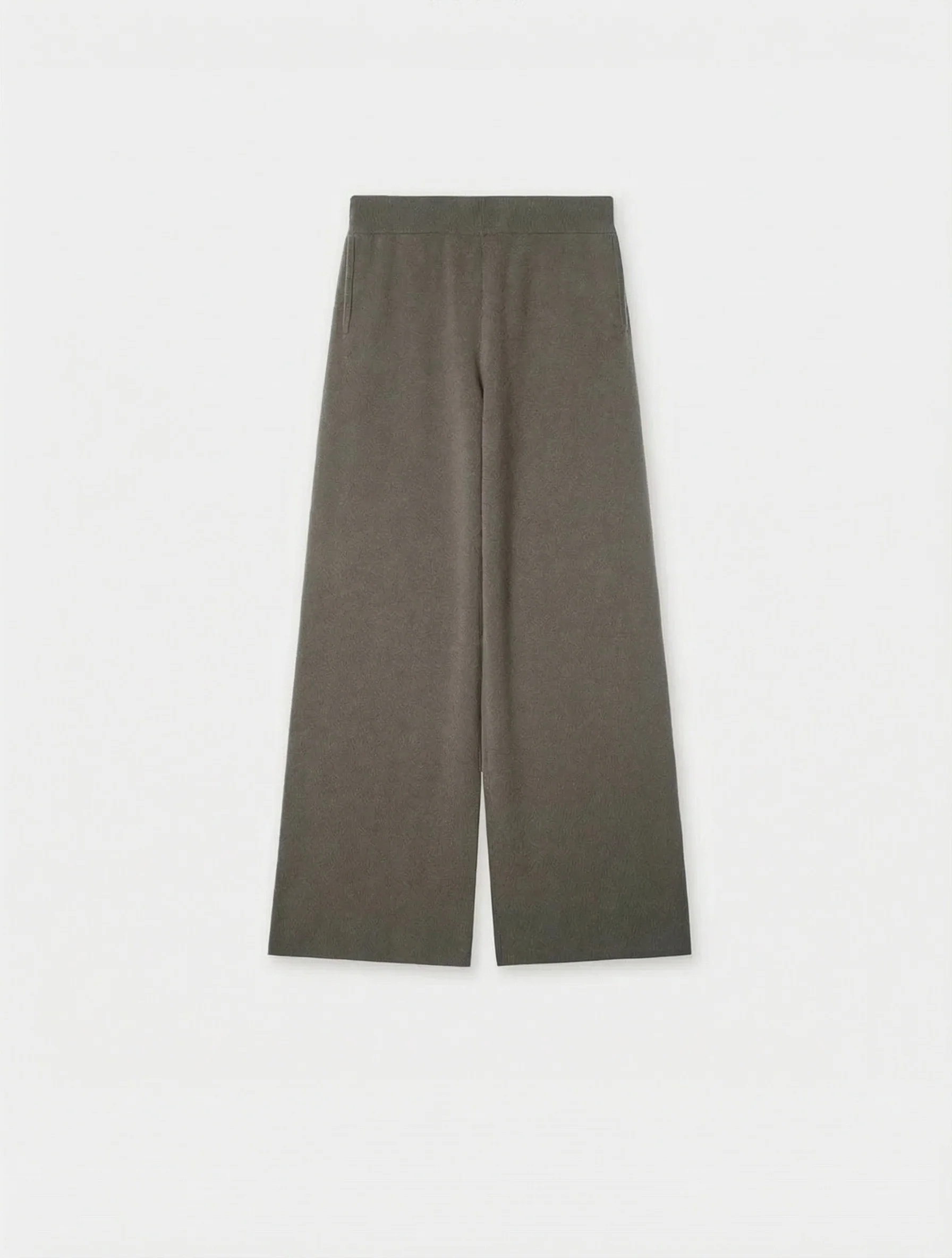 Three-Piece Cashmere Wool Ensemble - Image 9
