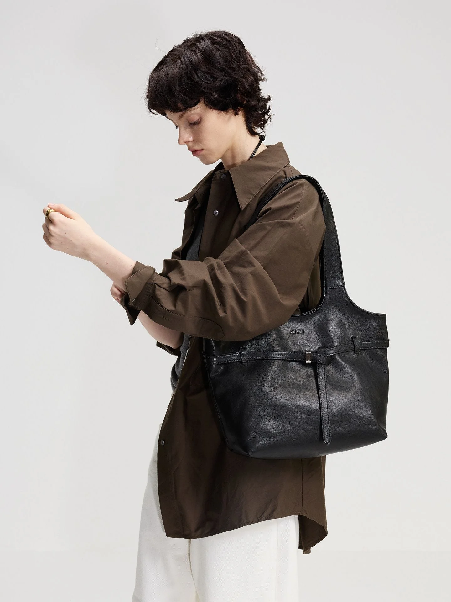 Tie Strap Hobo - Image 5