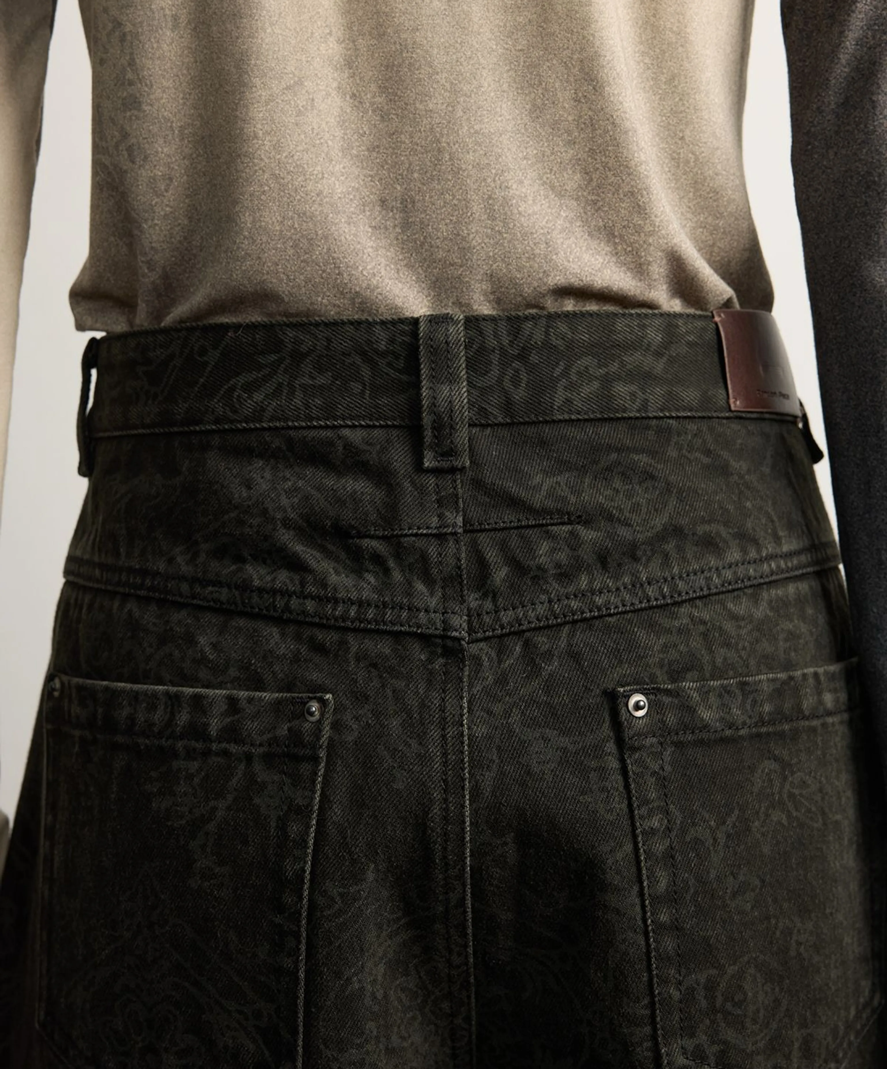 Tonal Pattern Wide-Leg Jeans - Image 5