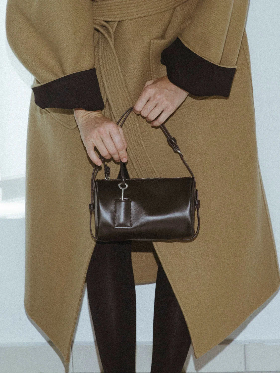 Top Grain Leather Barrel Shoulder Bag - Image 3