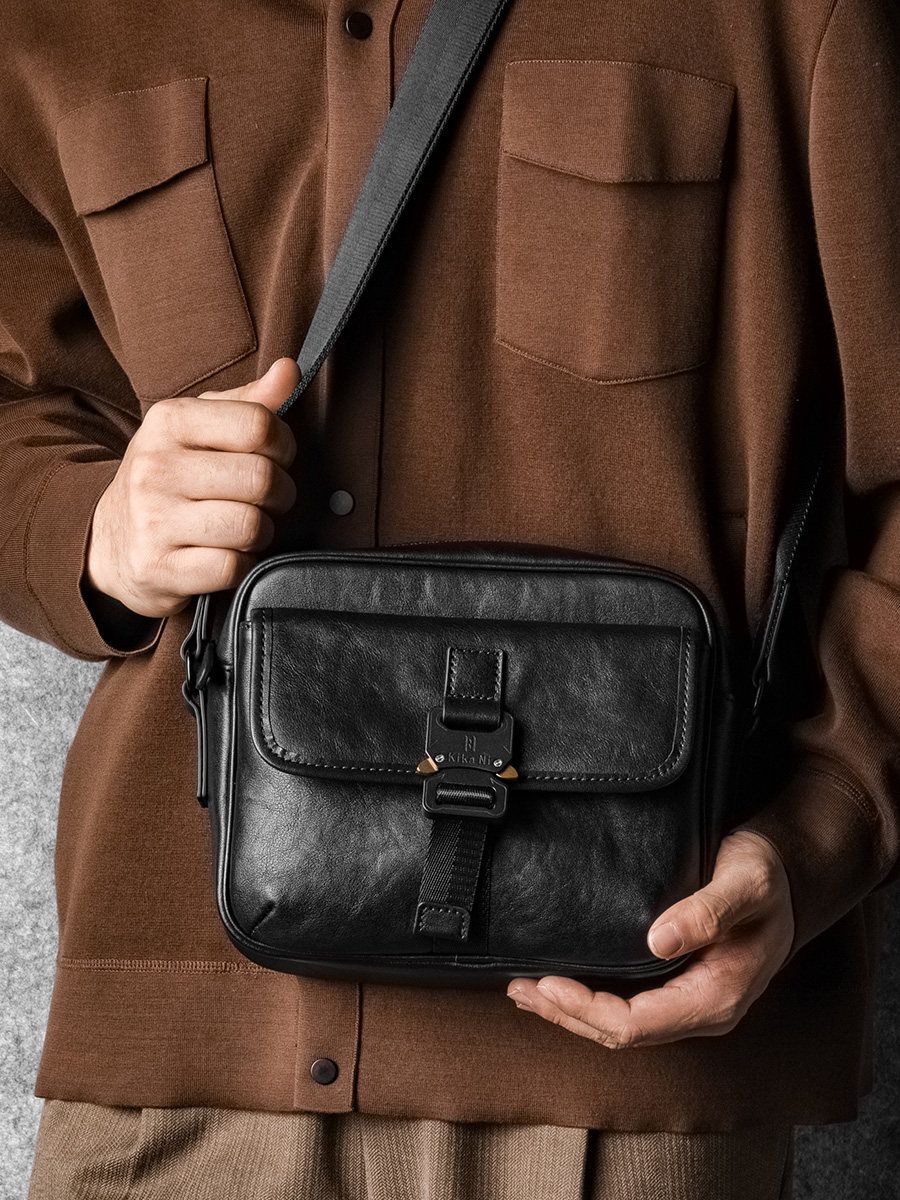 Top‑Grain Leather Camera Bag - Image 3