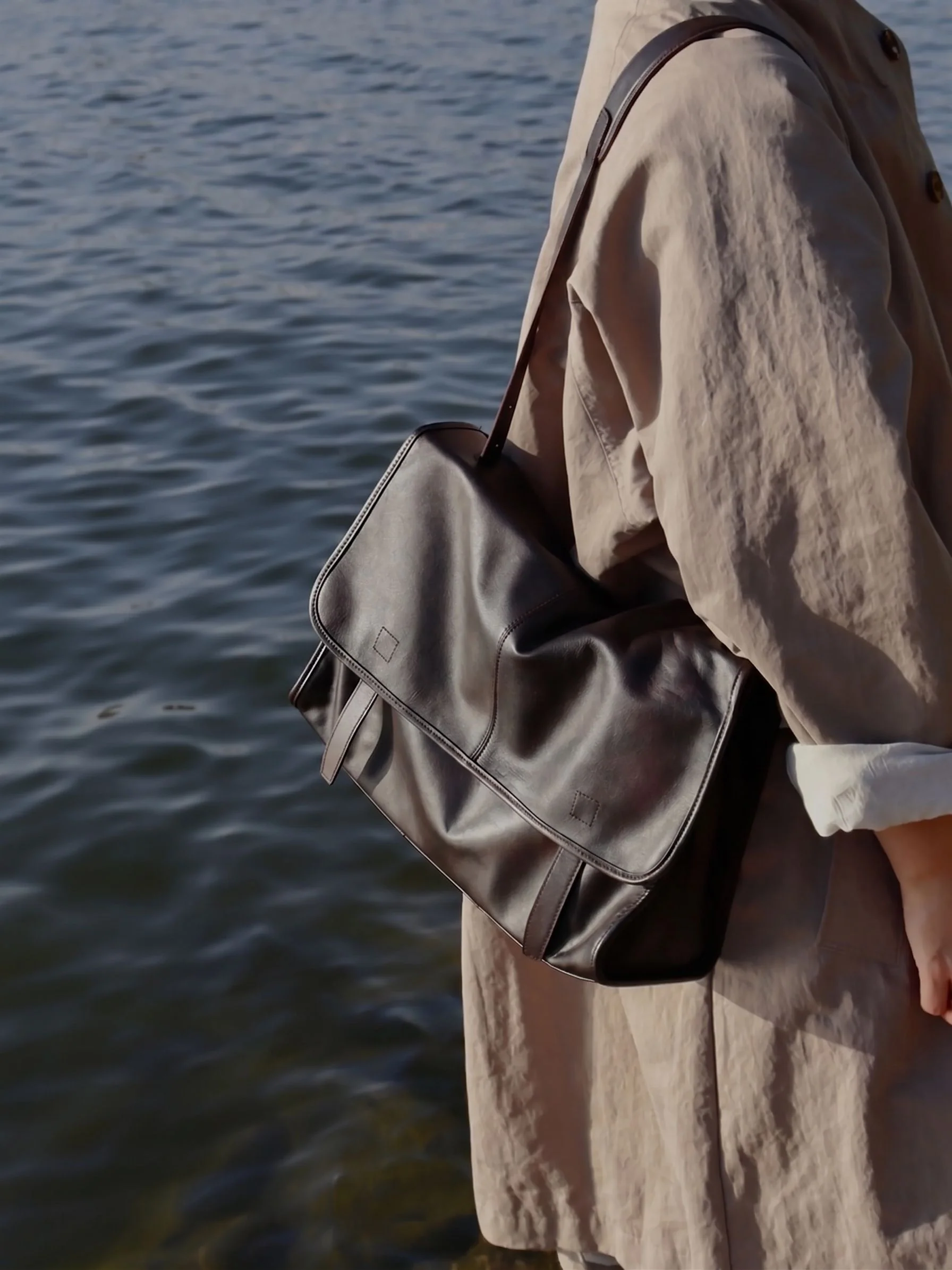 Top Grain Leather Grained Flap Shoulder Bag - Image 3