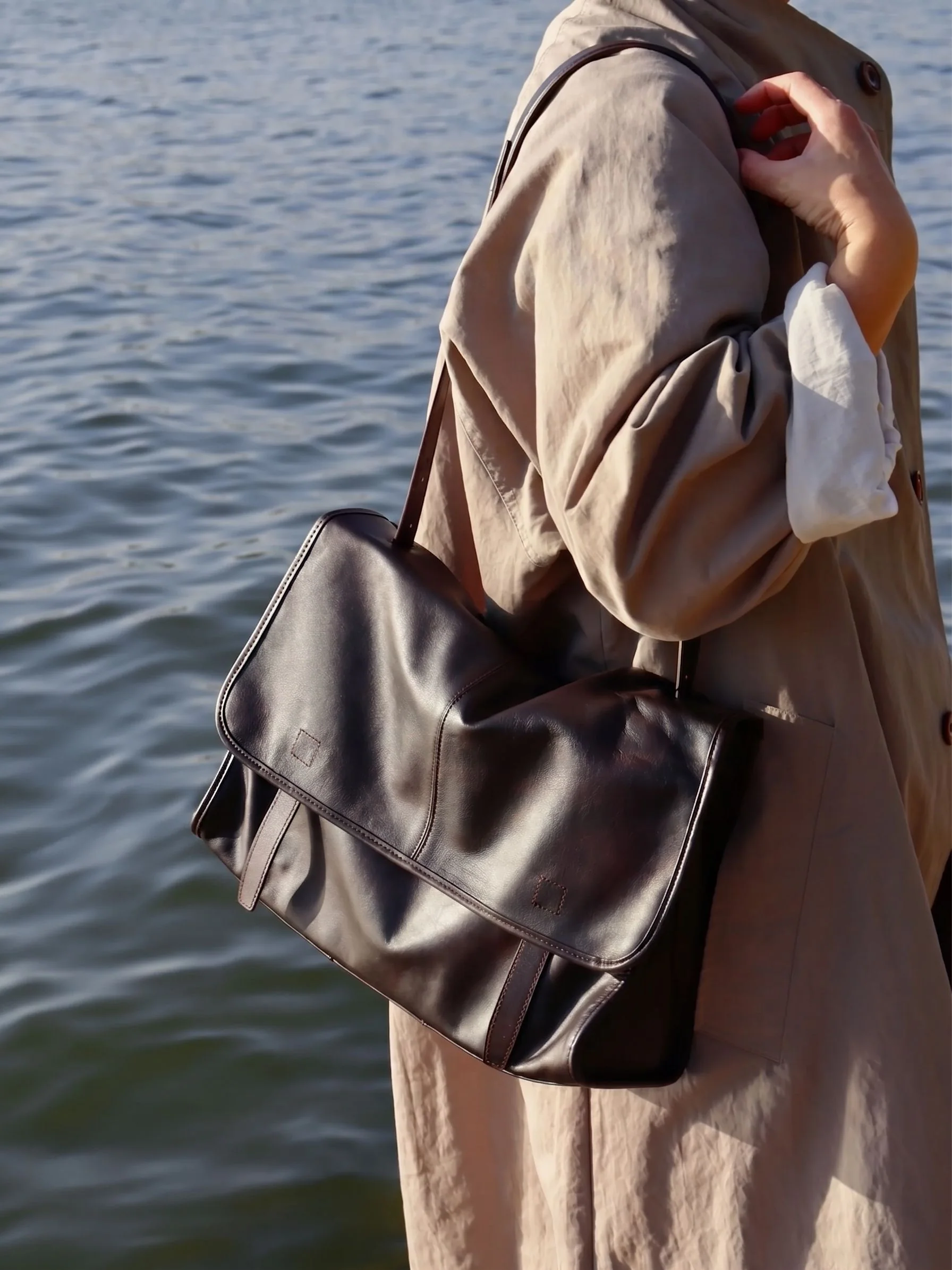 Top Grain Leather Grained Flap Shoulder Bag - Image 4