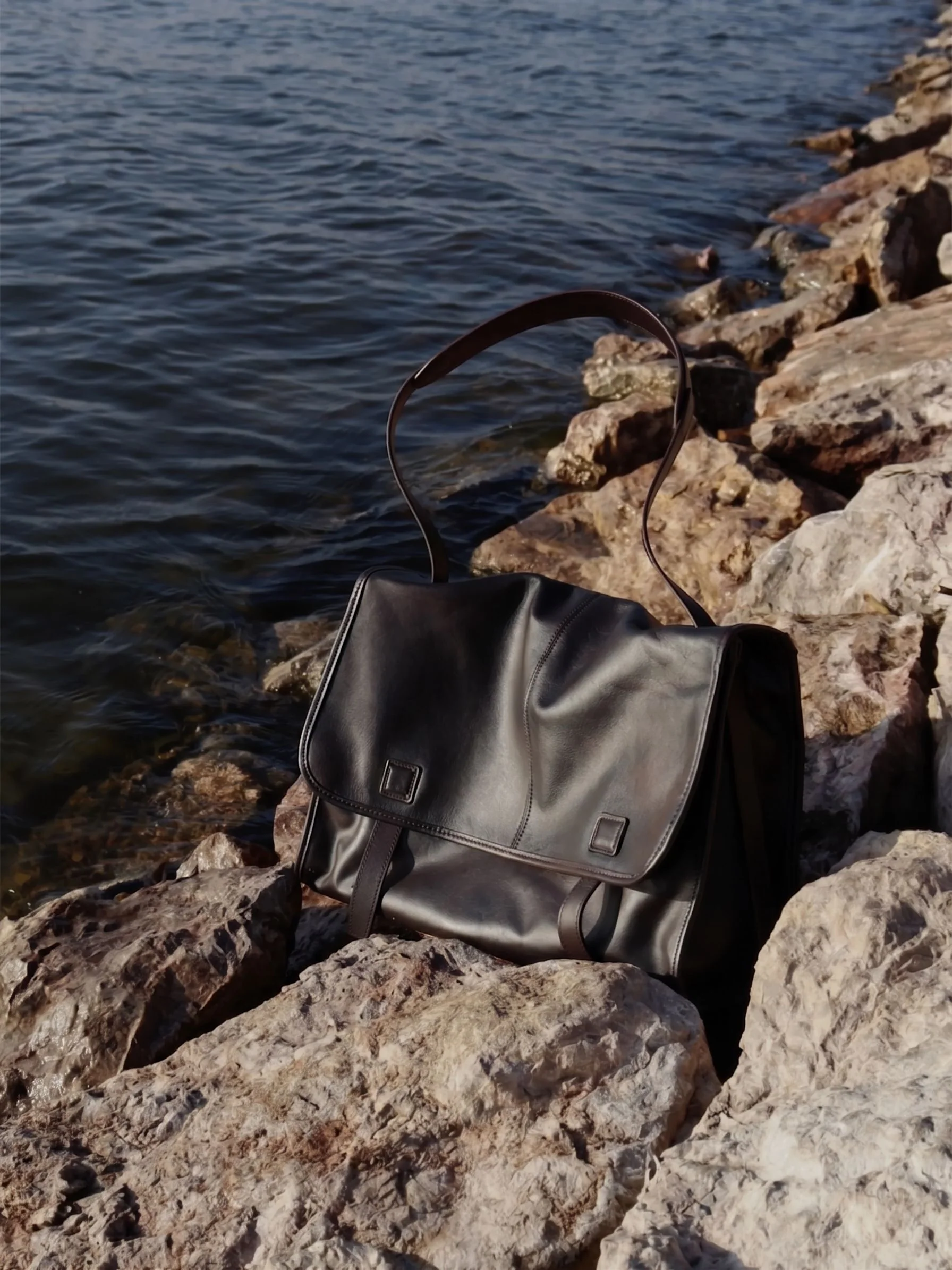 Top Grain Leather Grained Flap Shoulder Bag - Image 5