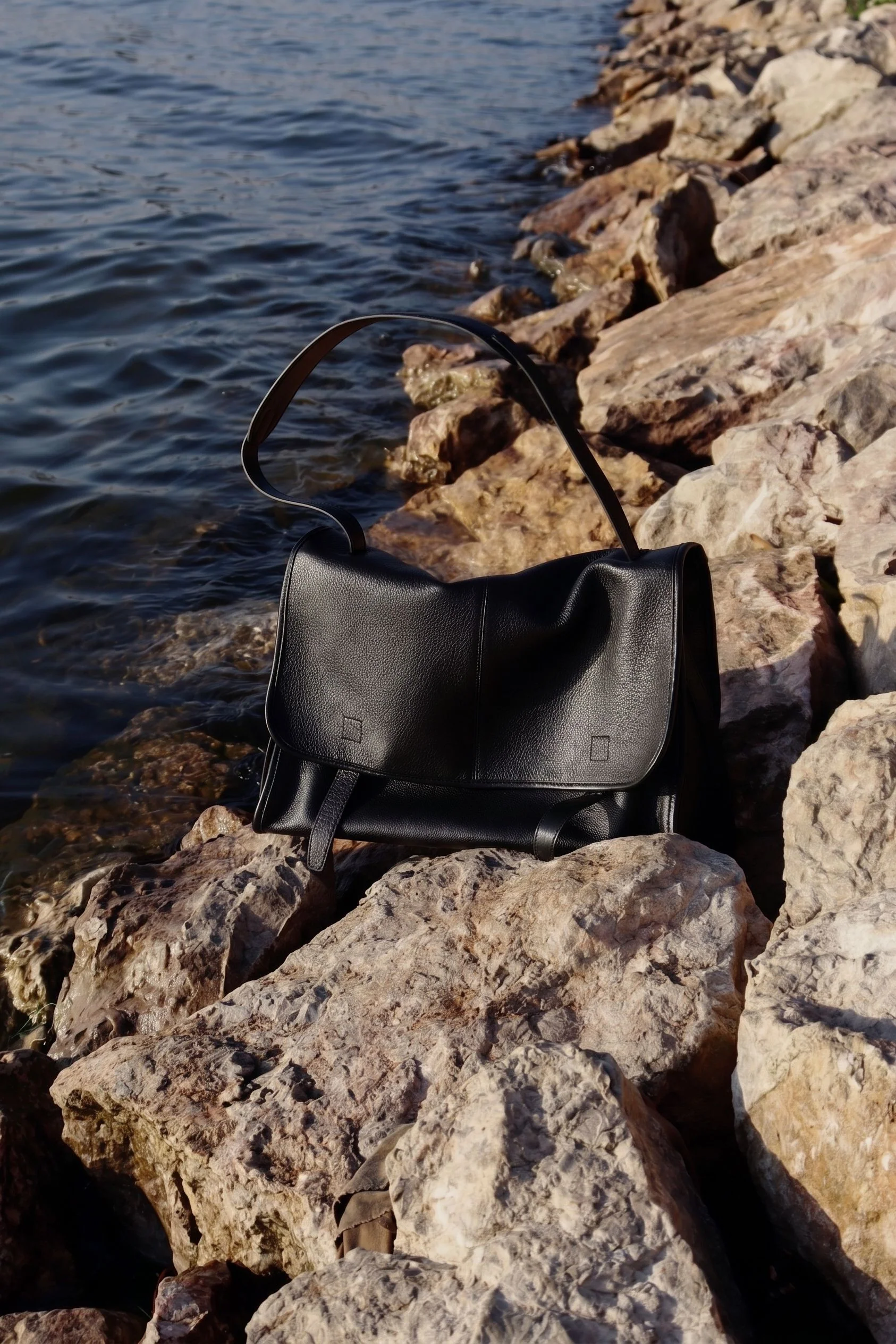 Top Grain Leather Grained Flap Shoulder Bag - Image 6