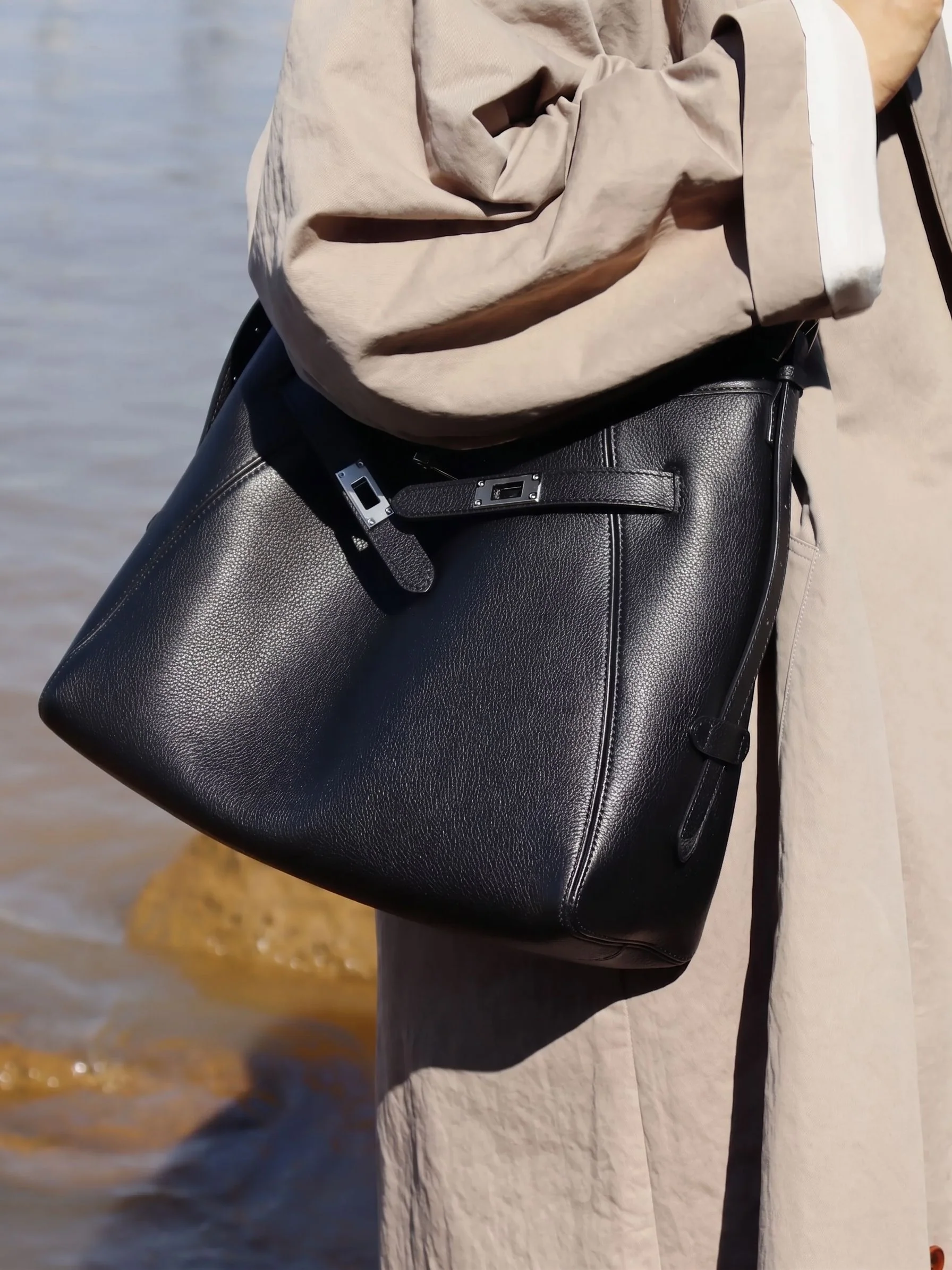 Top Grain Leather Grained Shoulder Bag - Image 5