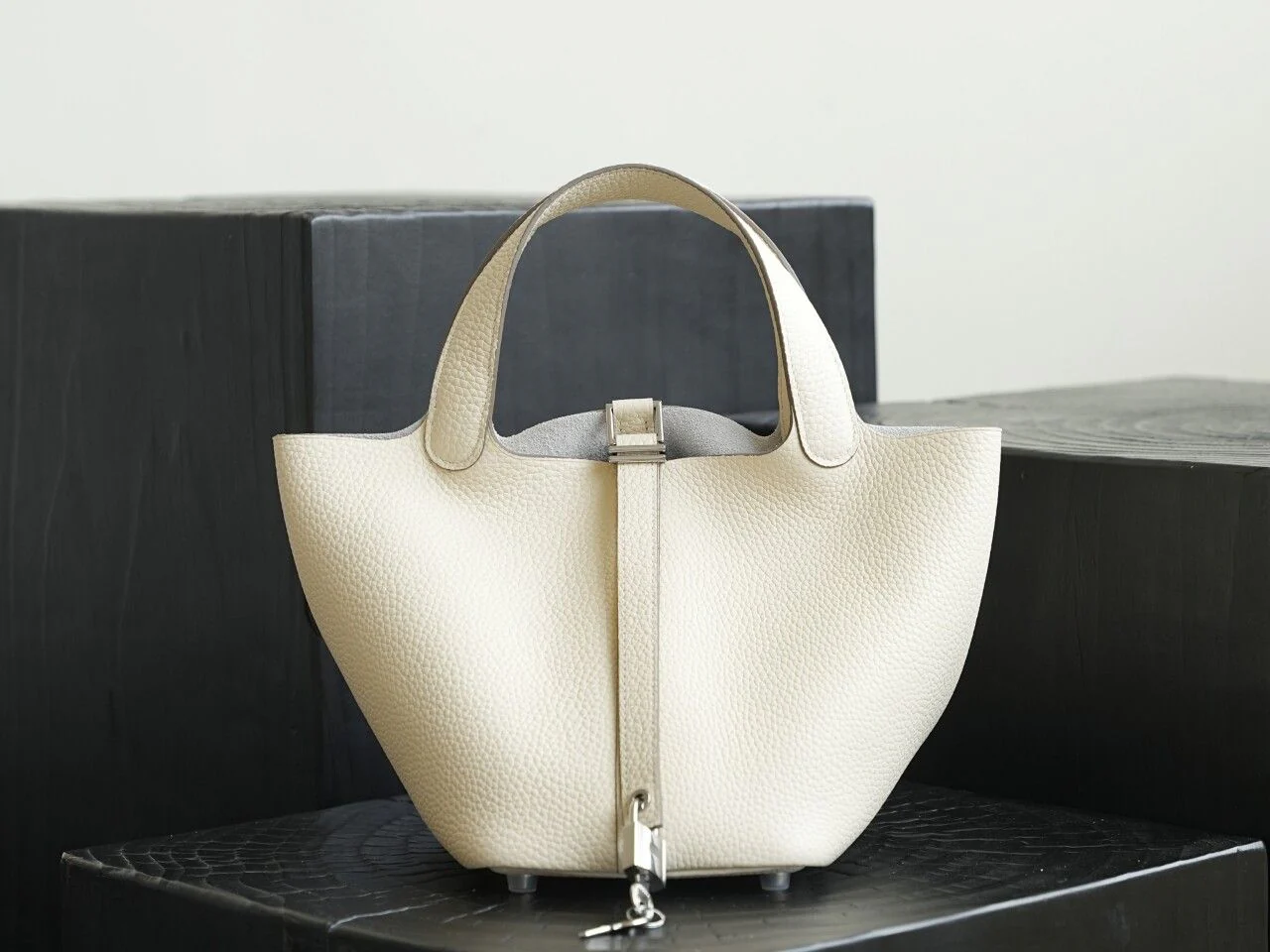Top Grain Leather Lock Mini Tote - Image 4