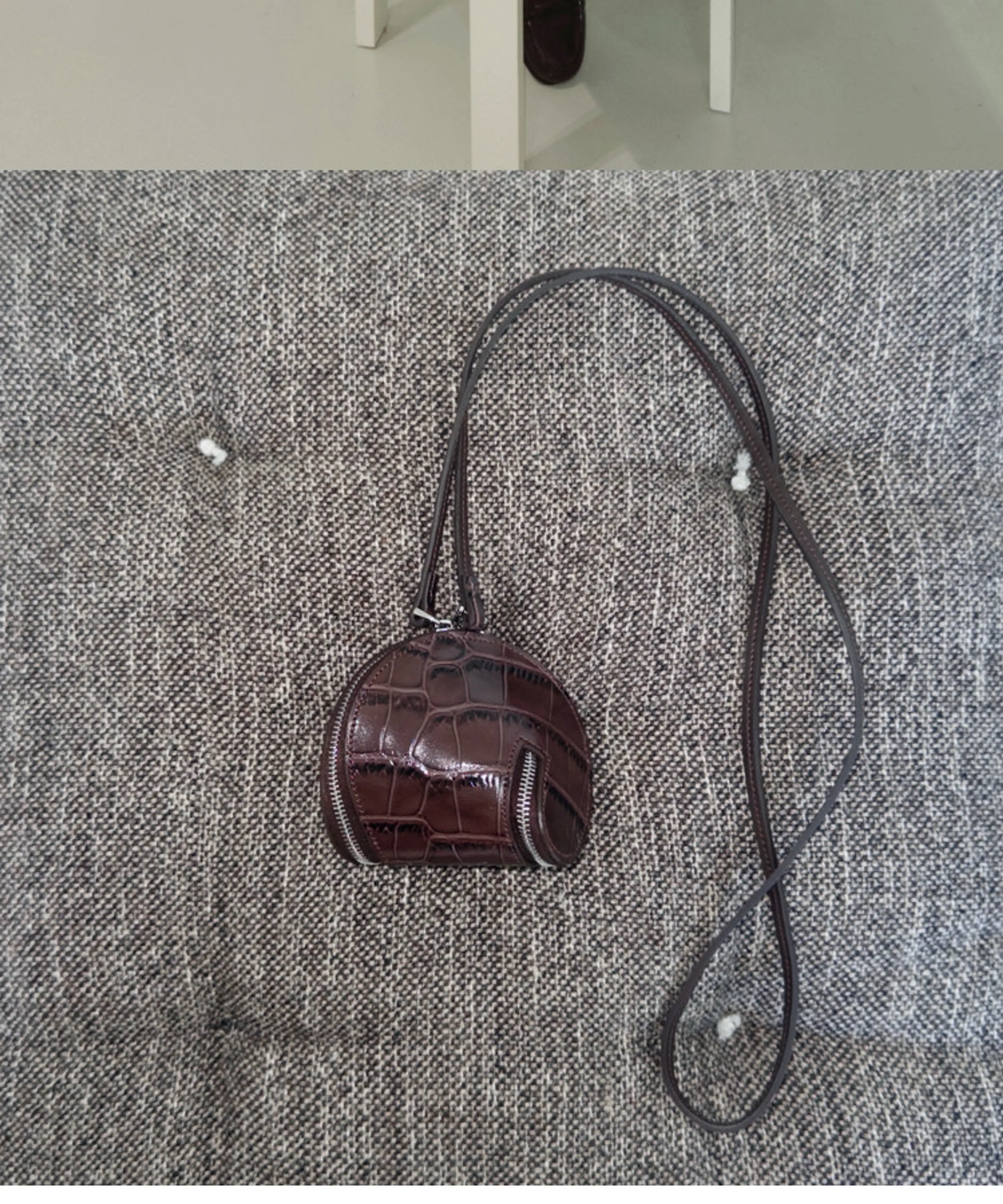 Top Grain Leather Round Zip Coin Bag - Image 7