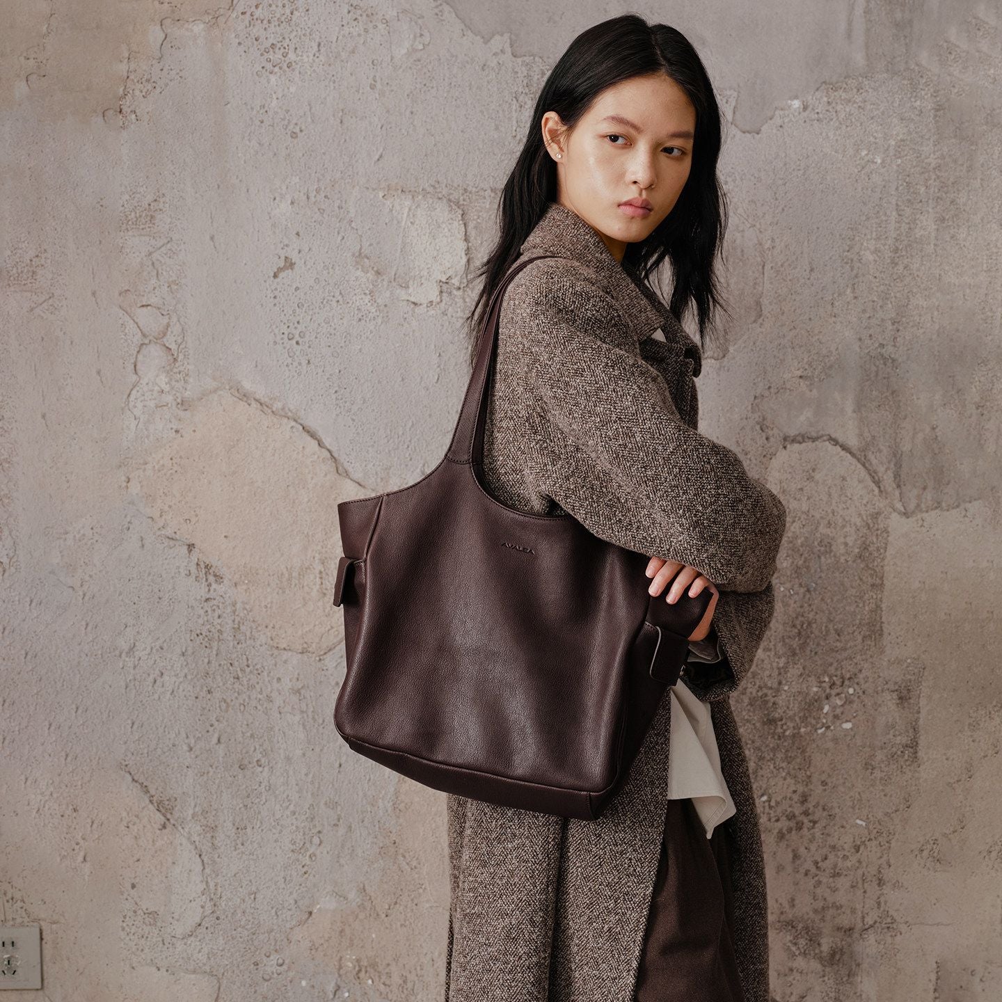 Top Grain Leather Shoulder Tote - Image 5