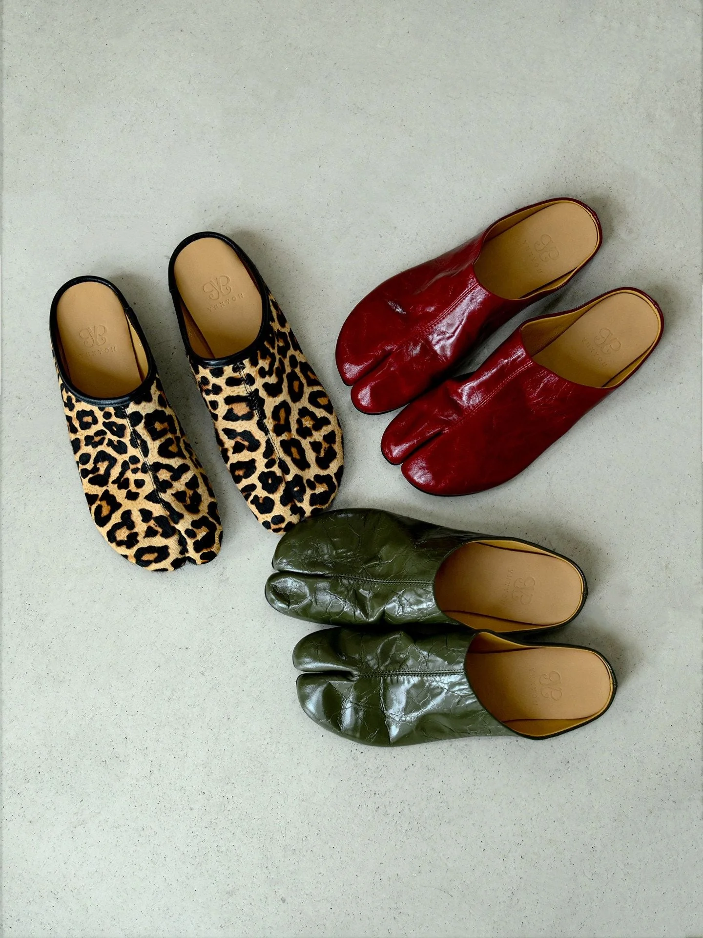 Top Grain Leather Split-Toe Mule - Image 2