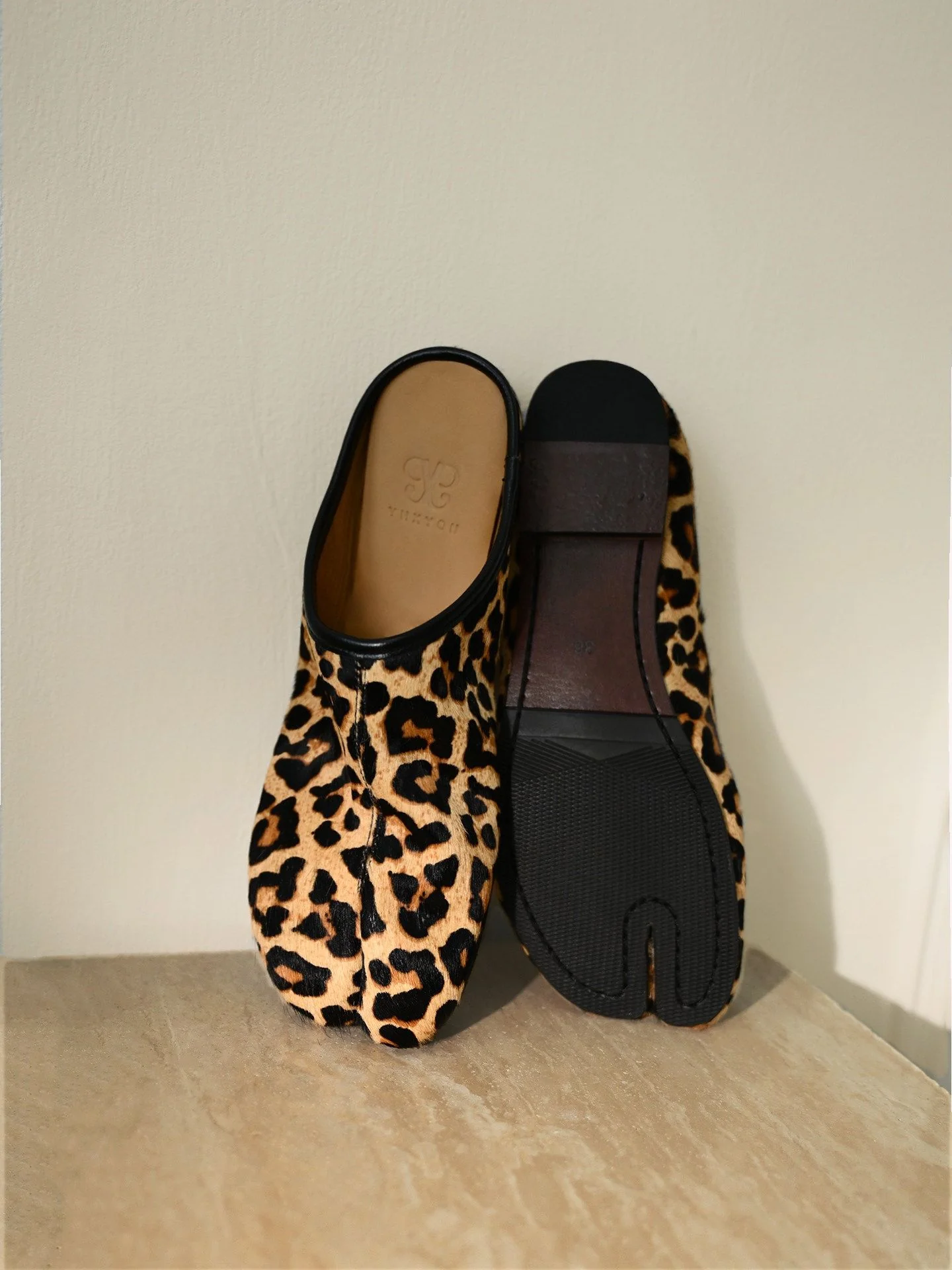 Top Grain Leather Split-Toe Mule - Image 3