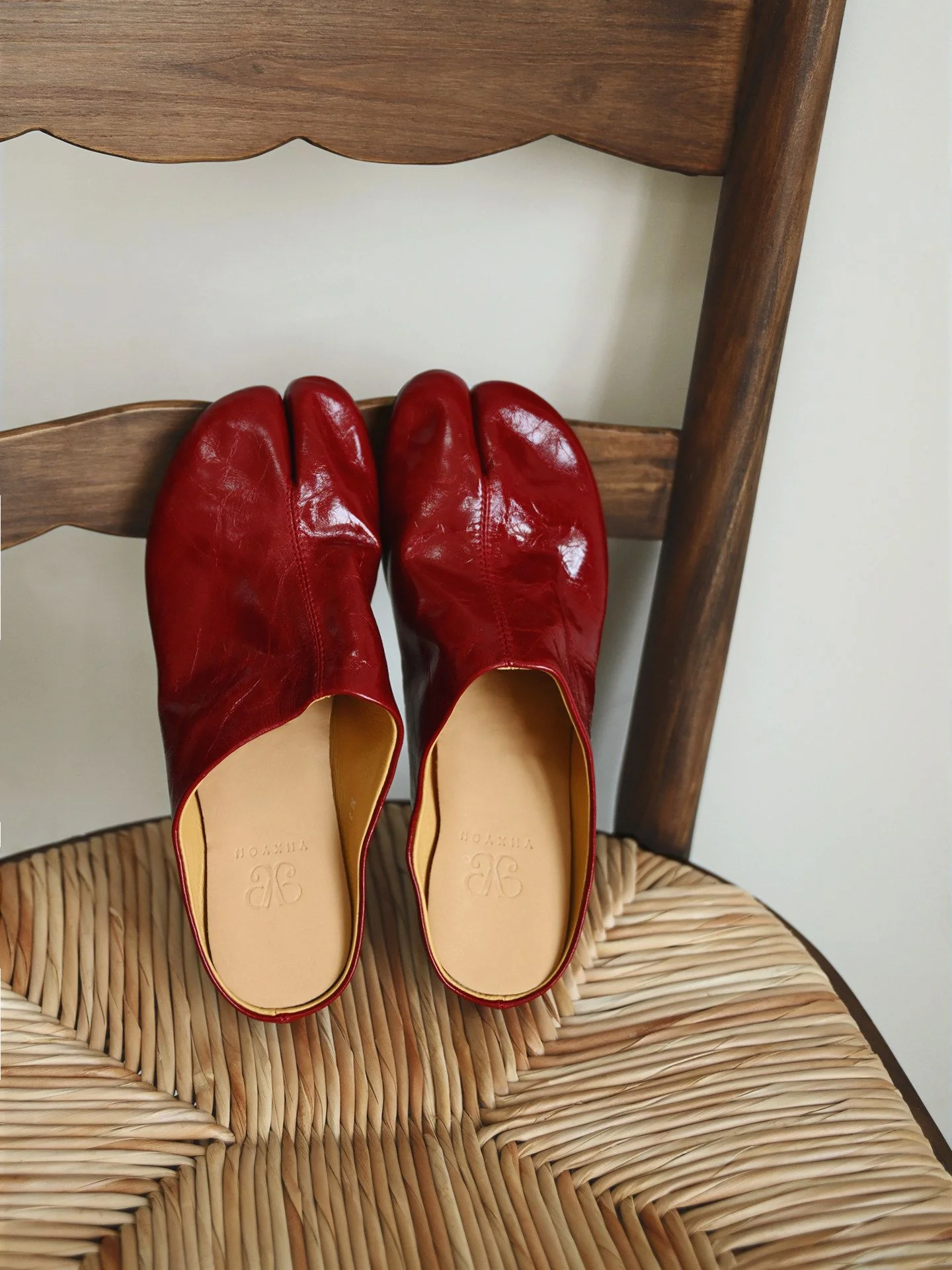 Top Grain Leather Split-Toe Mule - Image 4
