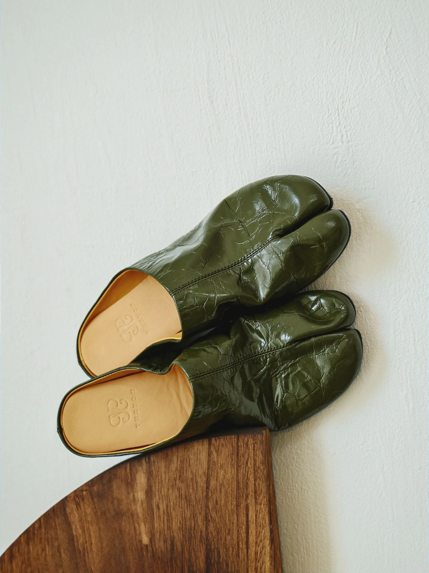 Top Grain Leather Split-Toe Mule - Image 7