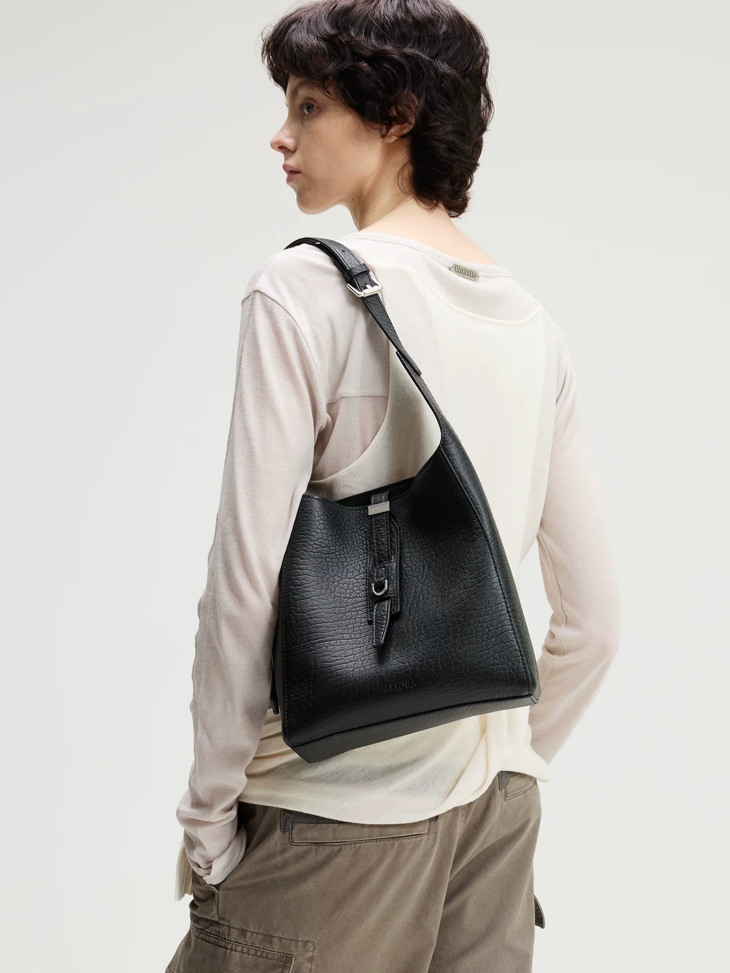 Top-Grain Leather Tie-Detail Shoulder Bag - Image 4