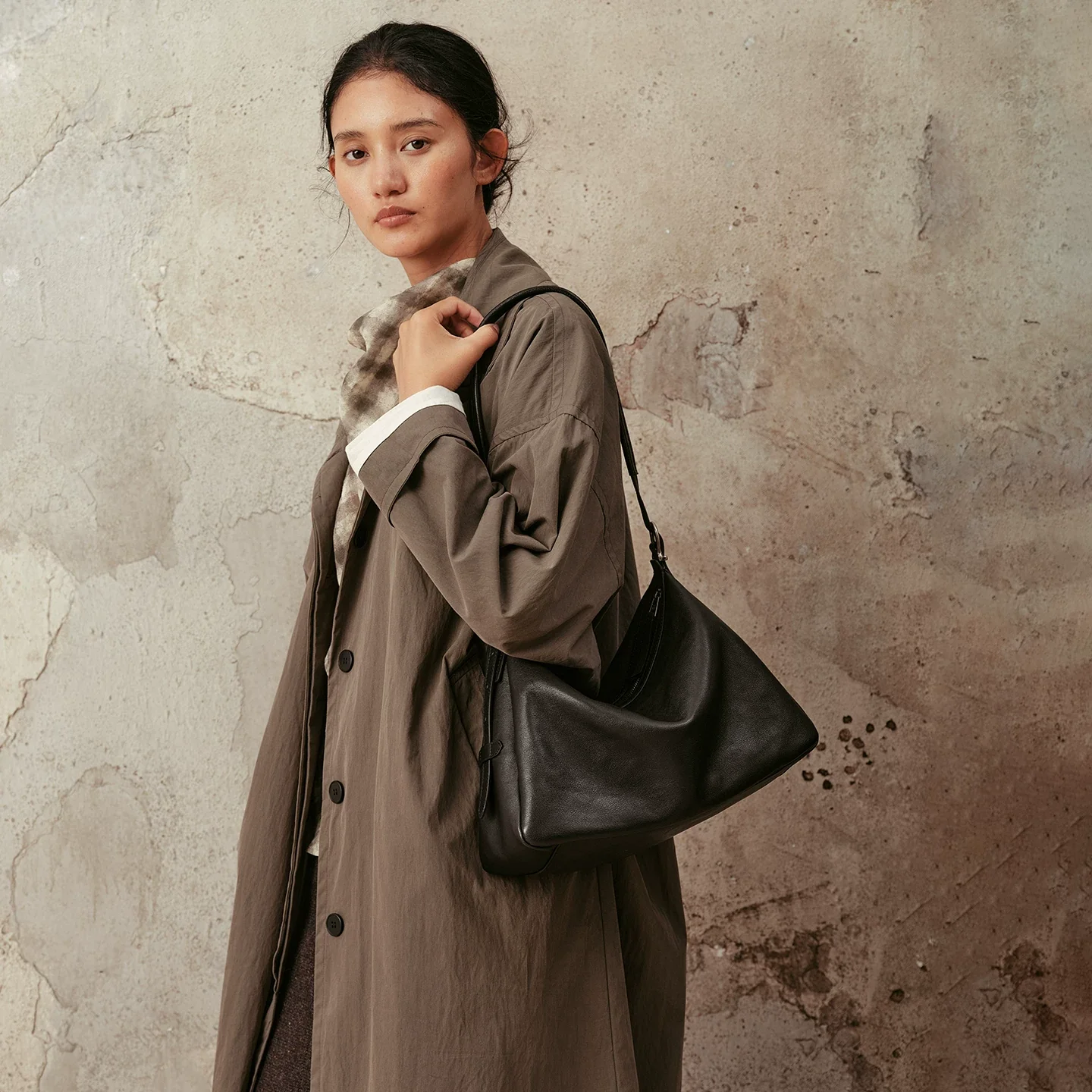 Top-Grain Vegetable-Tanned Crescent Hobo - Image 3