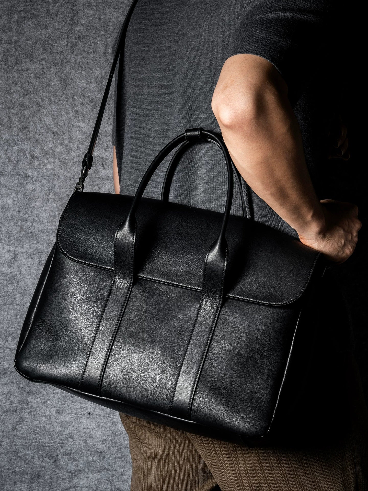 Top-Grain Vegetable-Tanned Leather Briefcase - Image 2