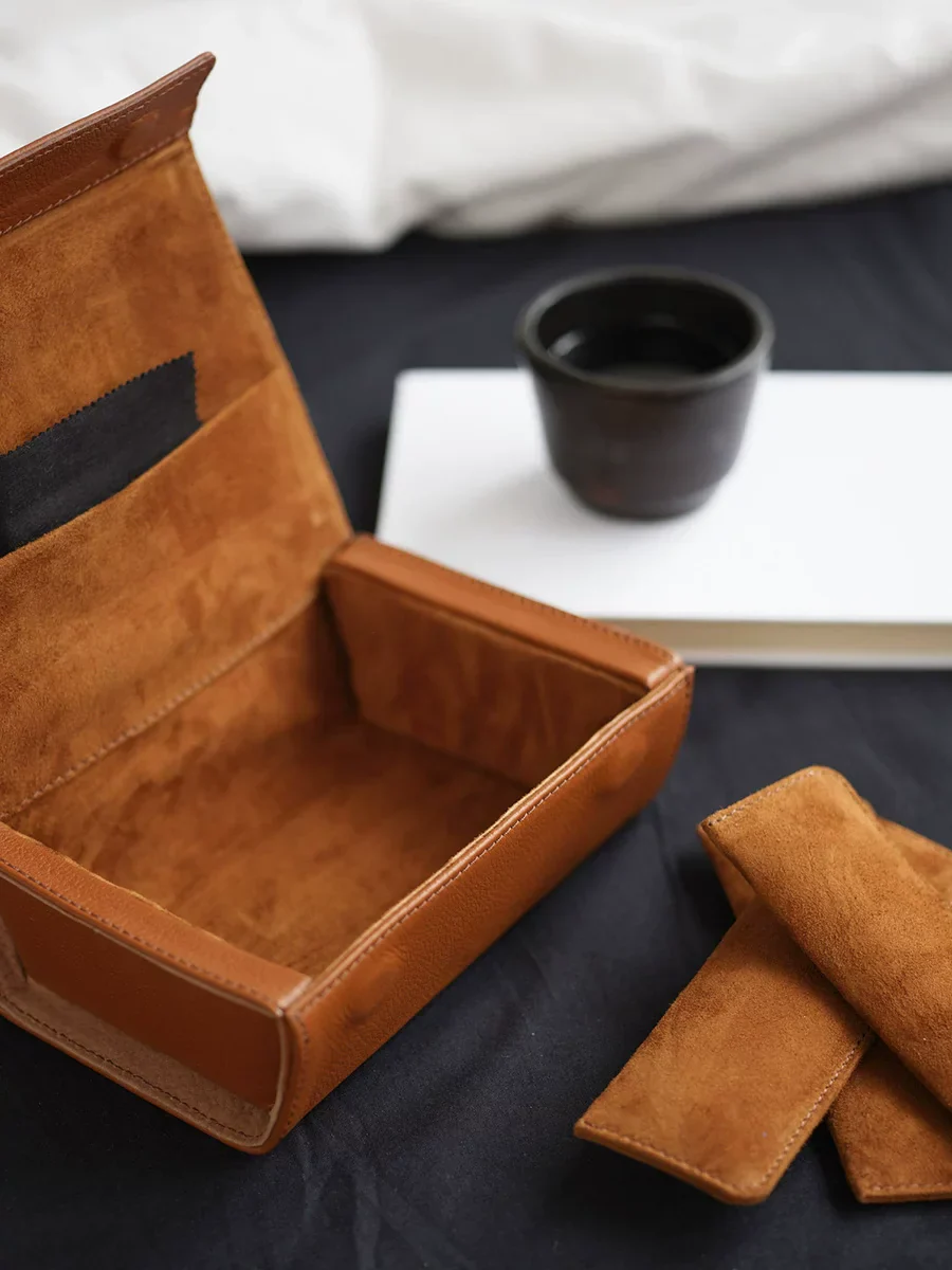 Top-Grain Vegetable-Tanned Leather Divided Eyewear Case - Image 4