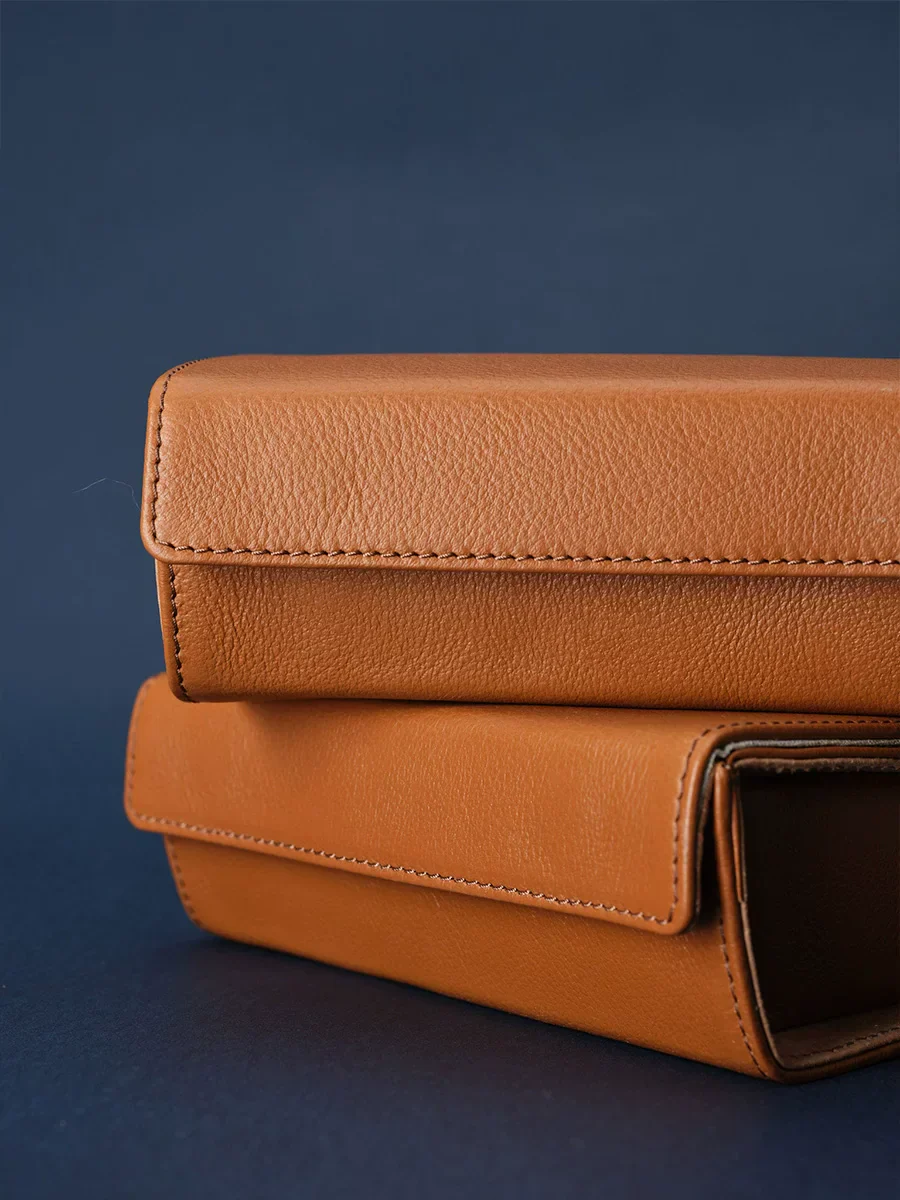 Top-Grain Vegetable-Tanned Leather Divided Eyewear Case - Image 5
