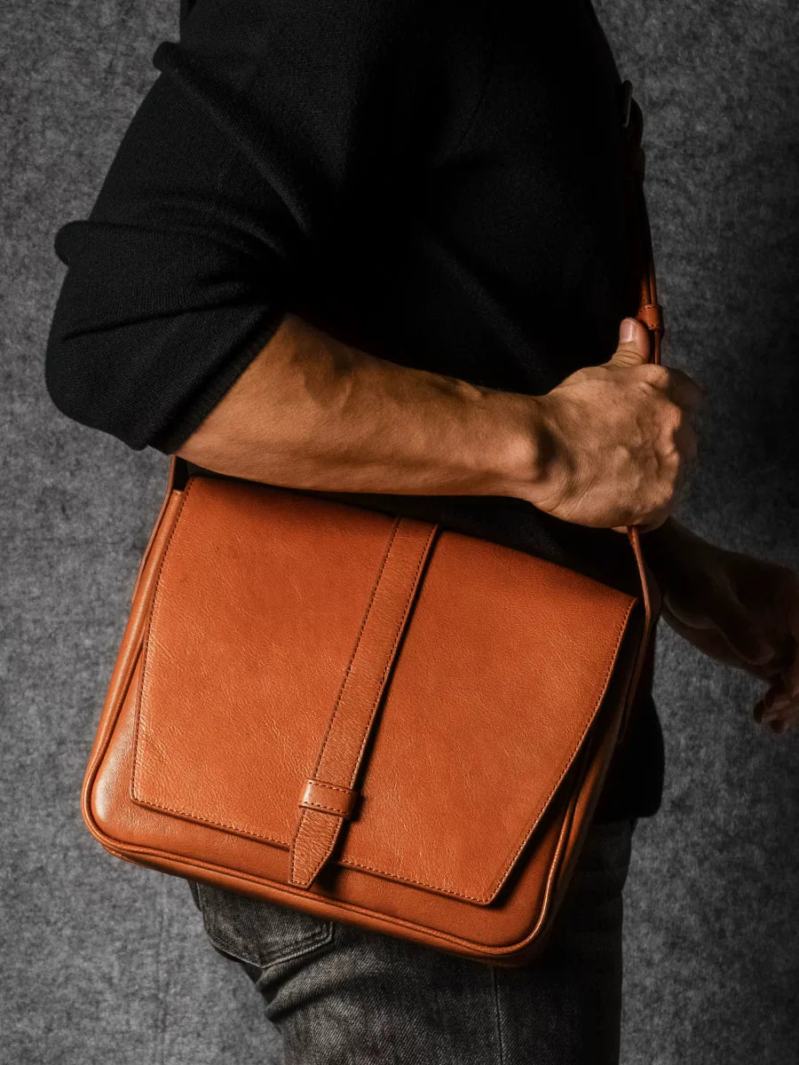 Top-Grain Vegetable-Tanned Leather Messenger Bag - Image 2