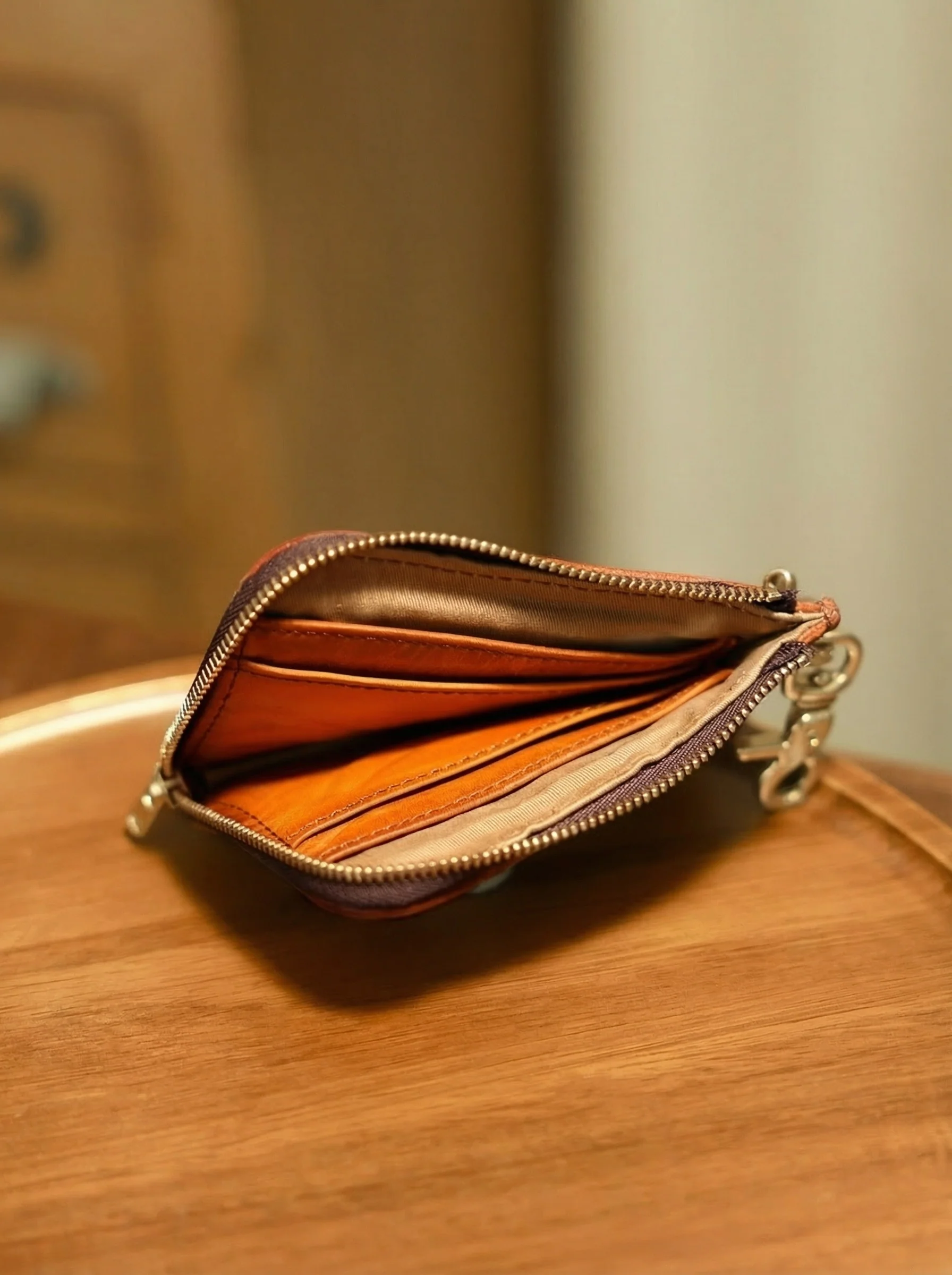 Top-Grain Vegetable-Tanned Leather Zip Card Holder - Image 7