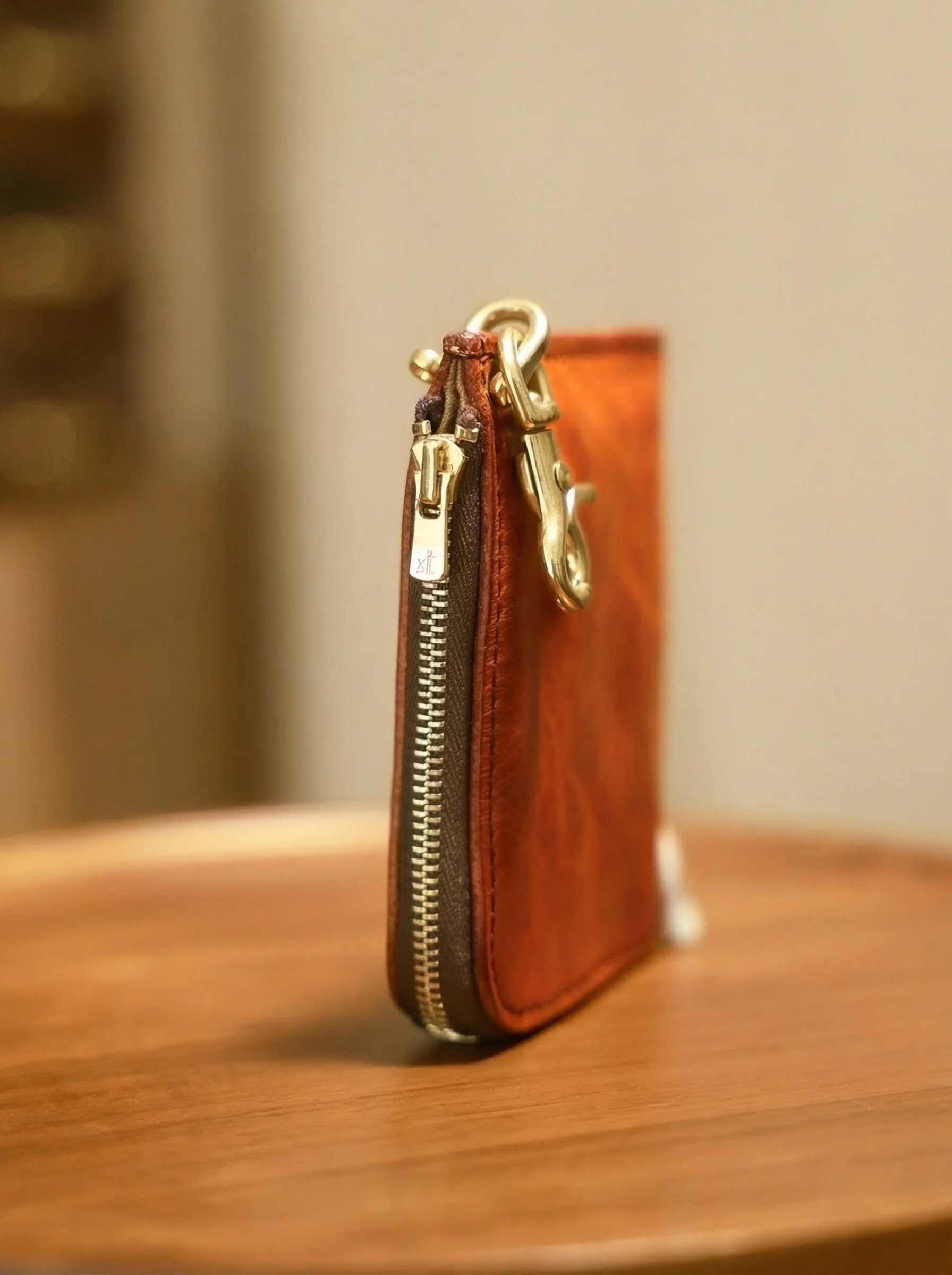 Top-Grain Vegetable-Tanned Leather Zip Card Holder - Image 9