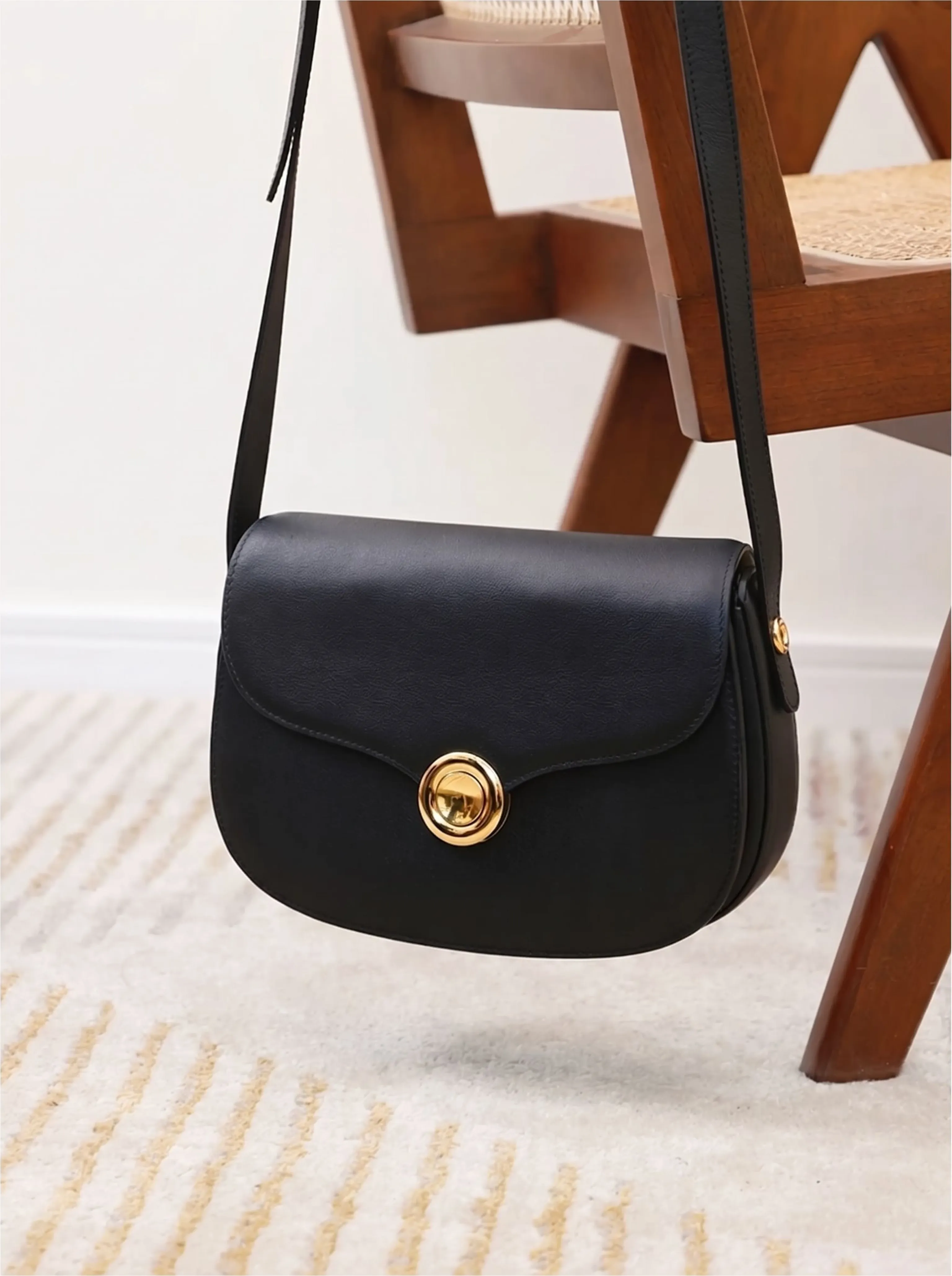 Turnlock Saddle Bag - Image 3