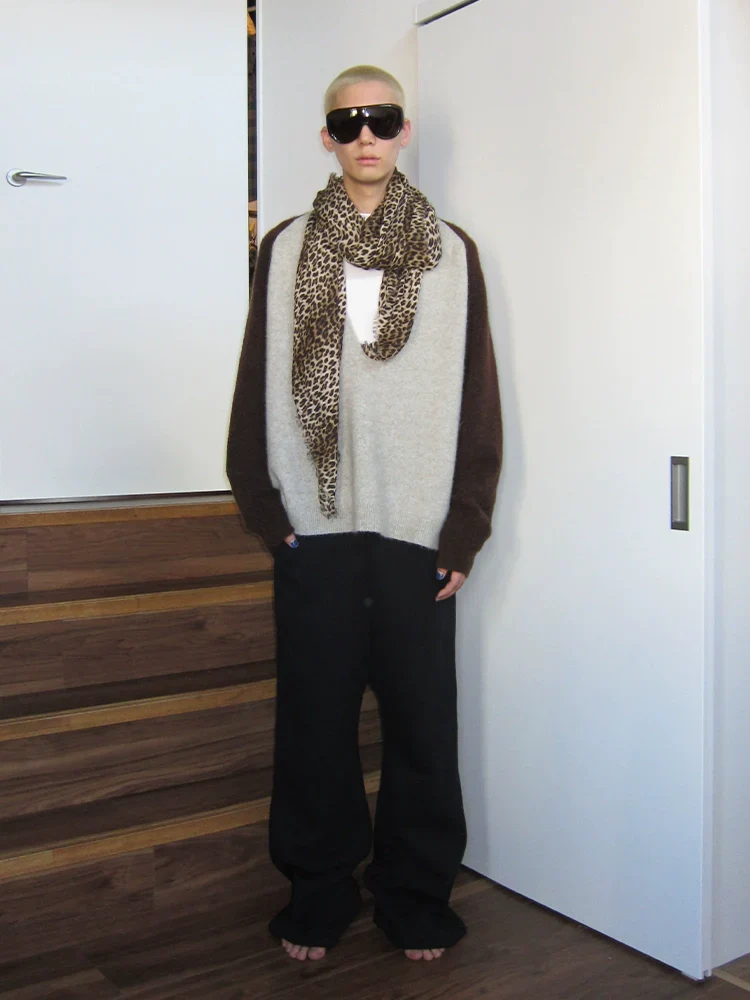 Two-Tone Mohair V-Neck Sweater - Image 4
