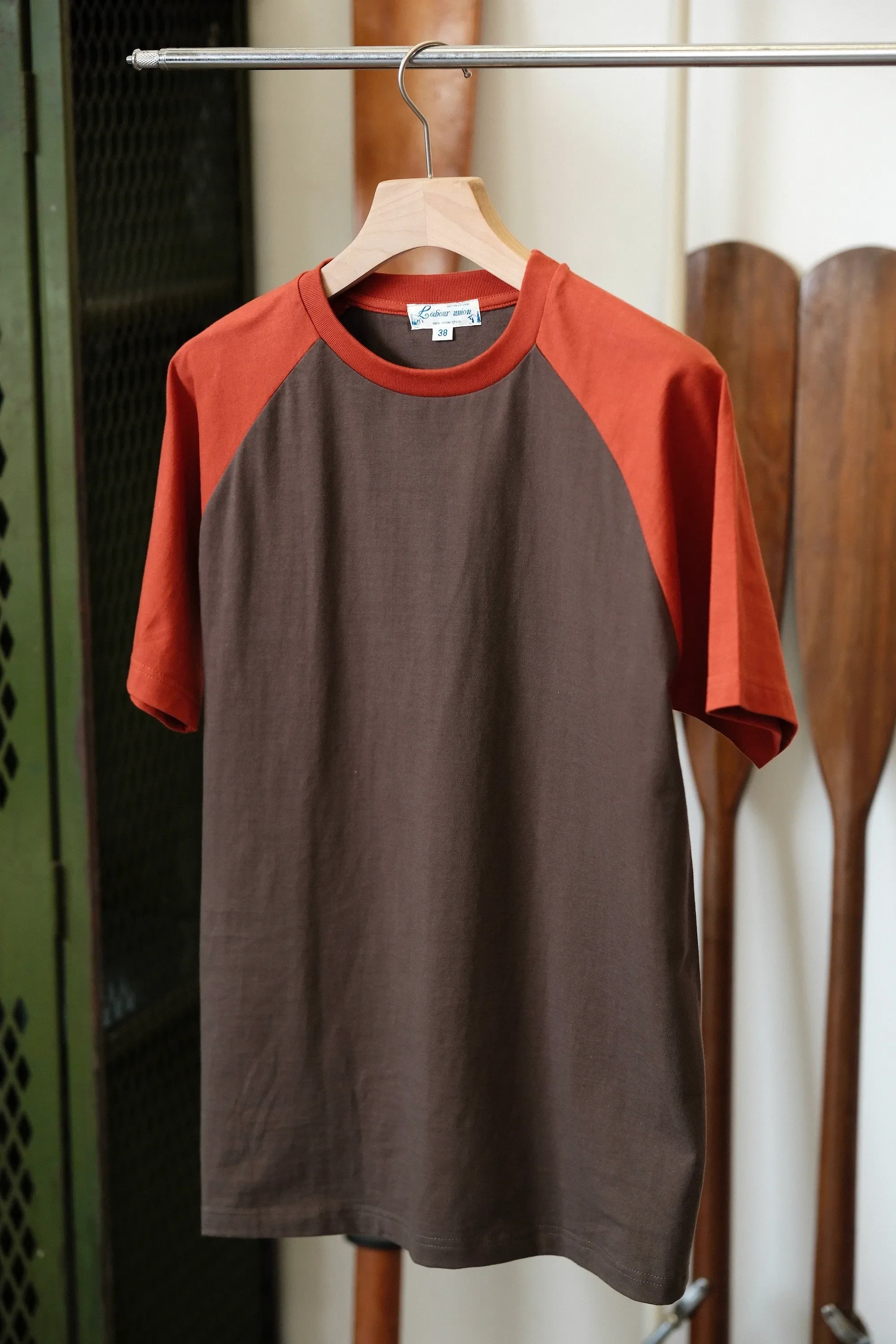 Two-Tone Raglan T-Shirt - Image 7
