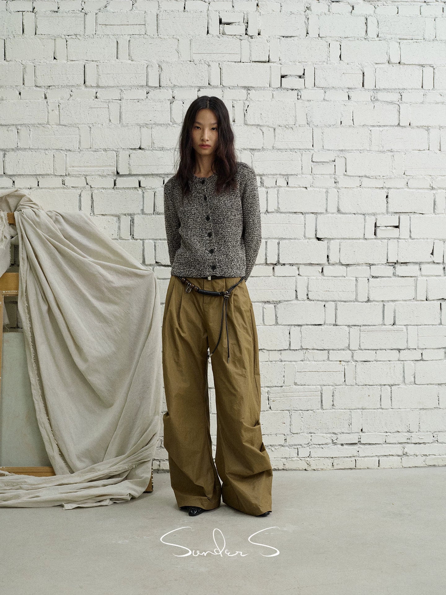 Two-Tone Textured Round-Neck Cardigan - Image 3