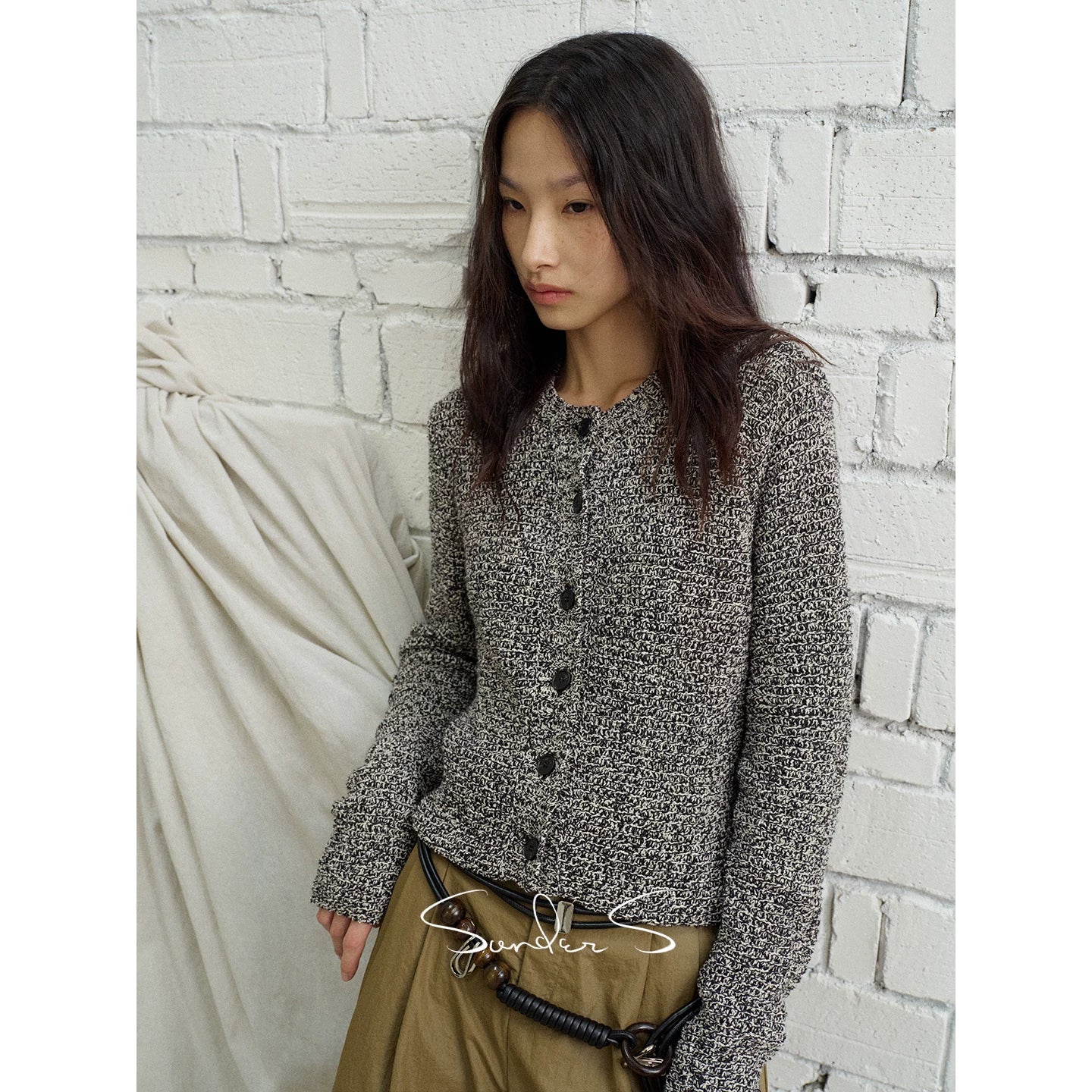 Two-Tone Textured Round-Neck Cardigan - Image 4