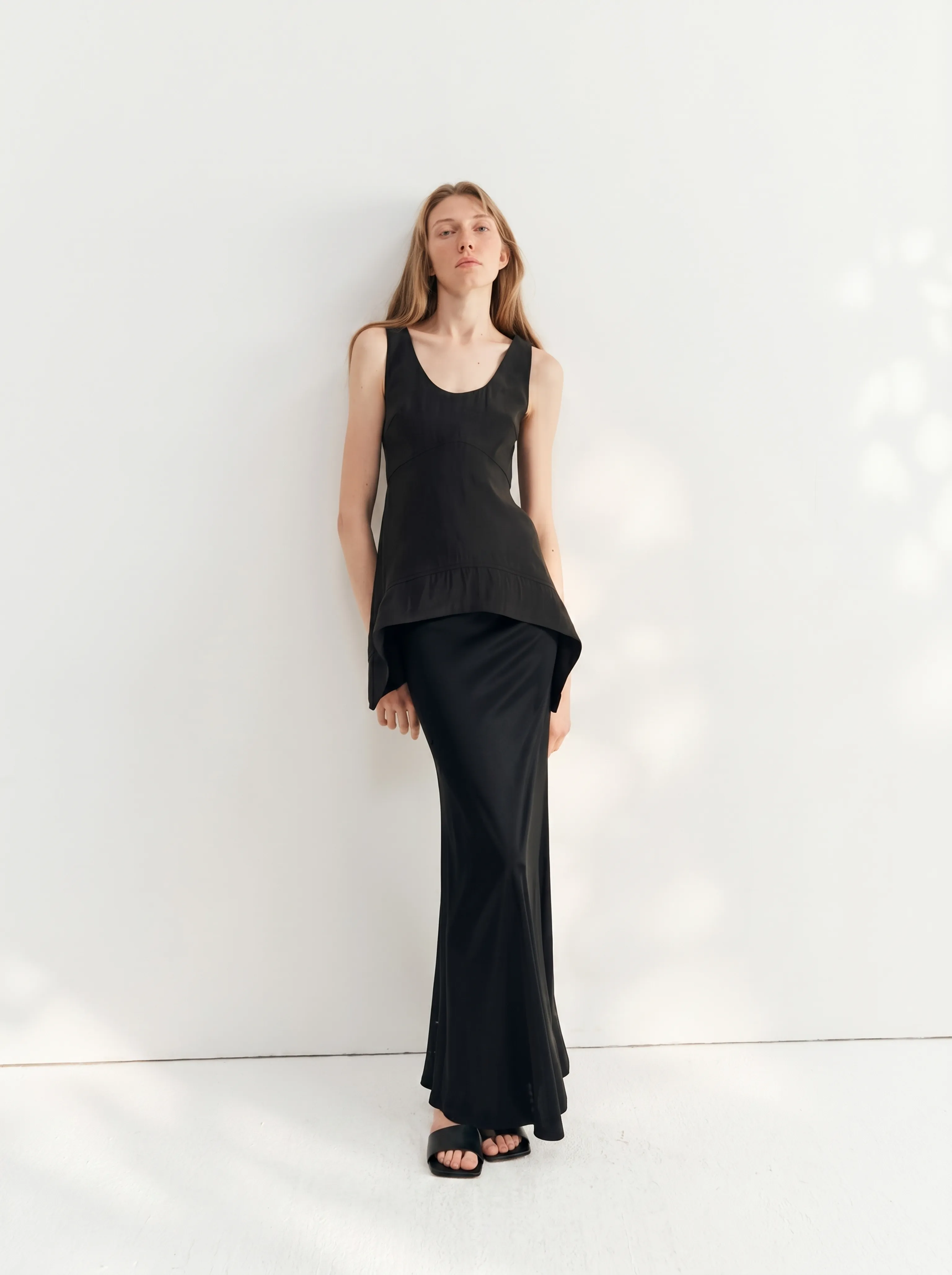 U-Neck Vest & Fishtail Skirt Set - Image 6