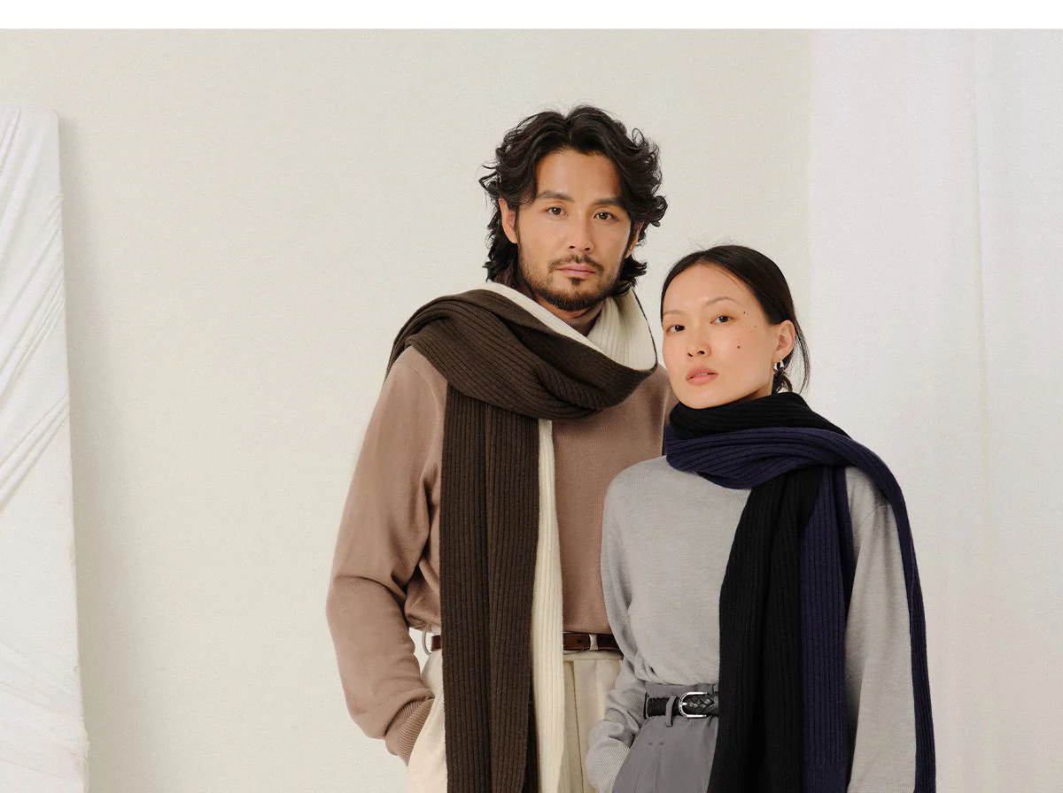 Ultra-Fine Wool Velvet Scarf - Image 4